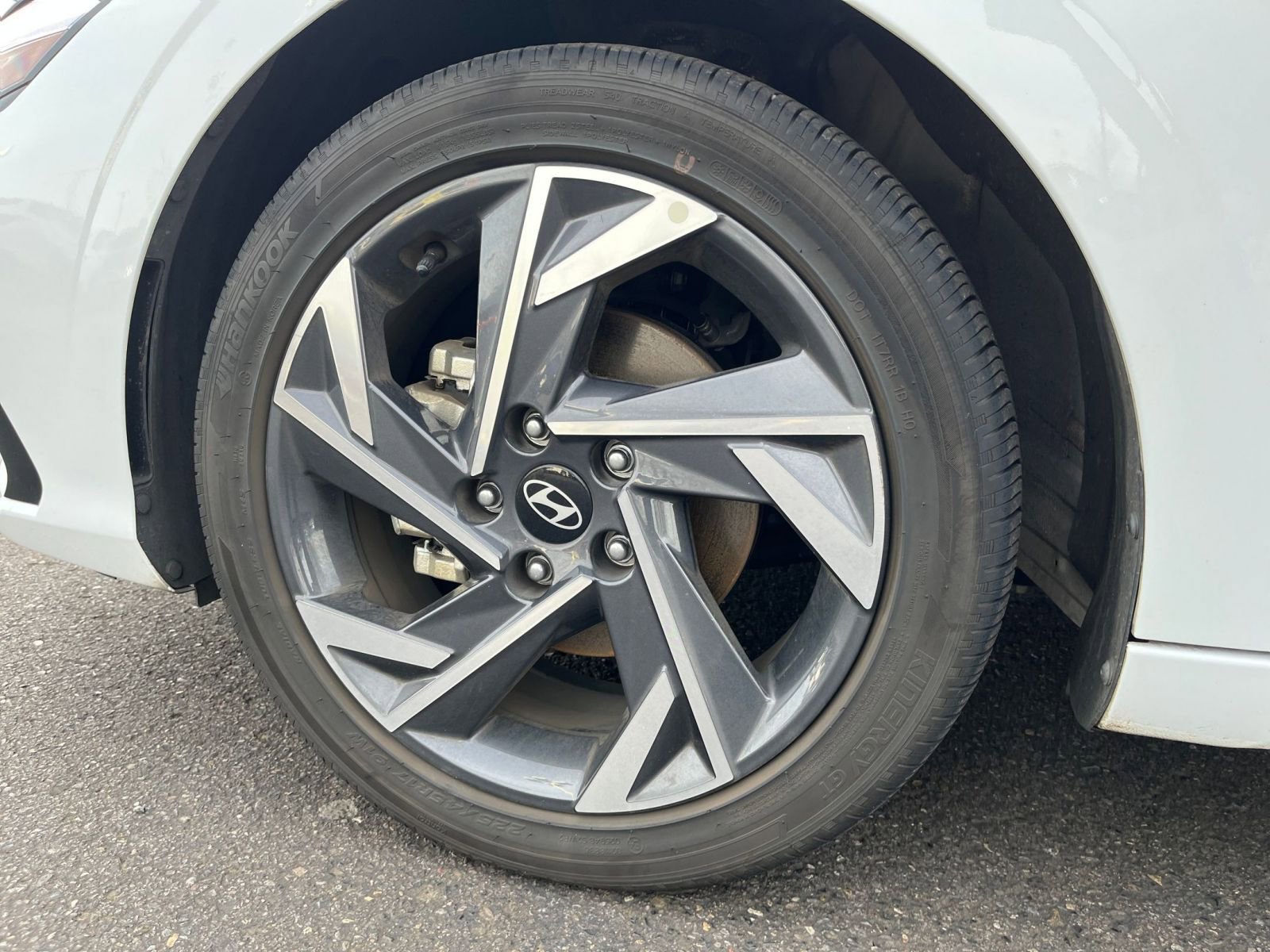 Thumbnail: 2025 Hyundai Elantra - 32