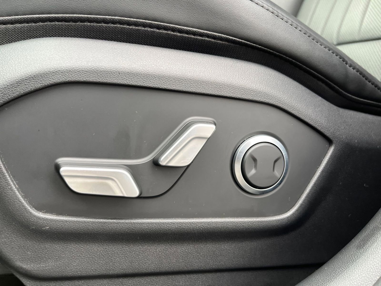 Thumbnail: 2025 Hyundai Santa Fe - 24