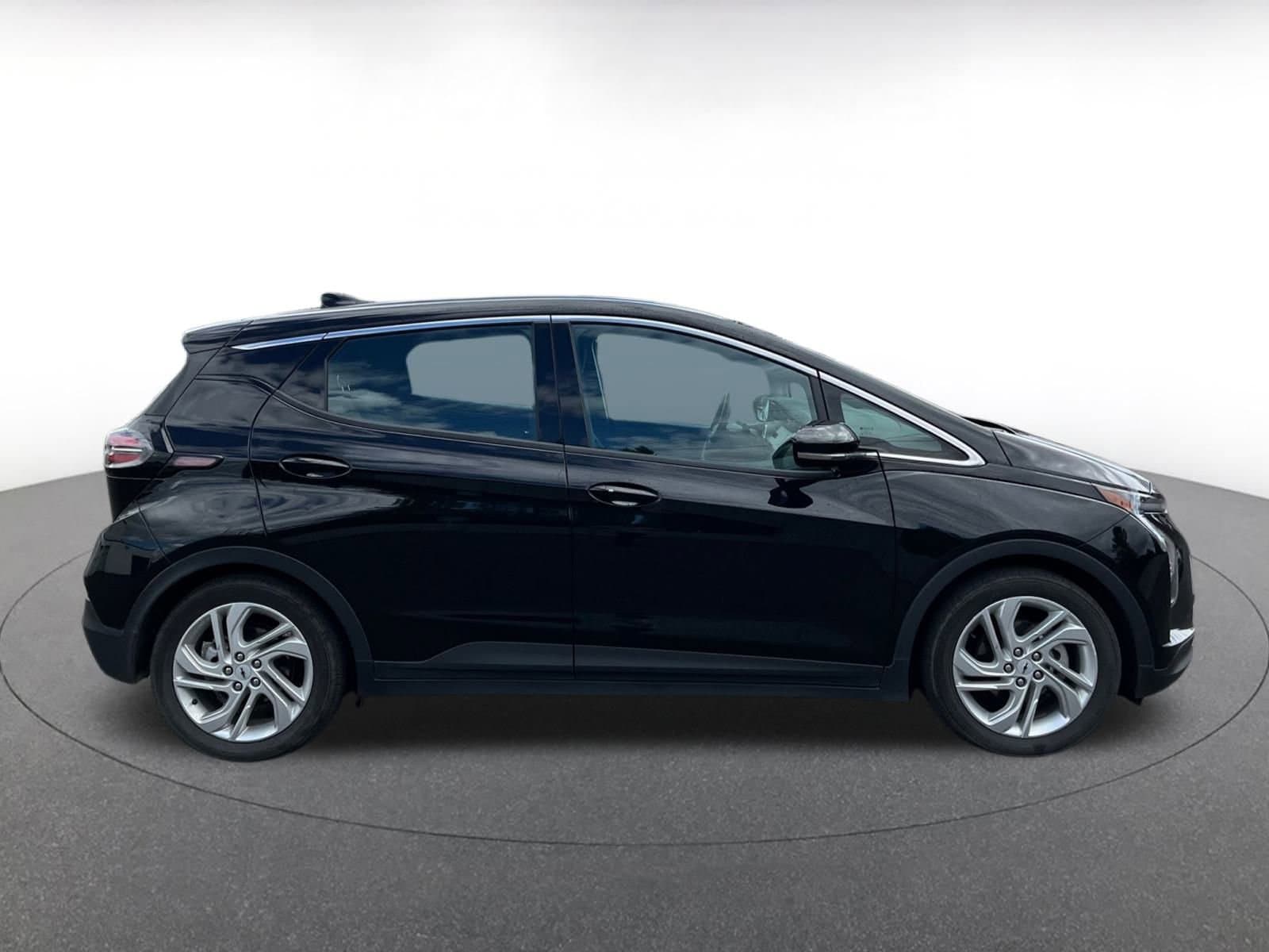 Thumbnail: 2023 Chevrolet Bolt EV - 8