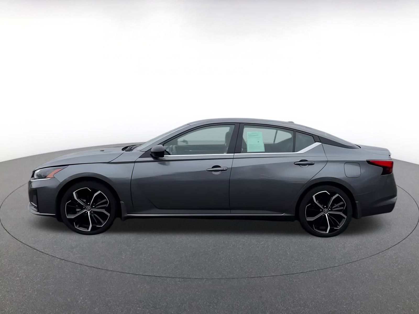 Thumbnail: 2023 Nissan Altima - 9