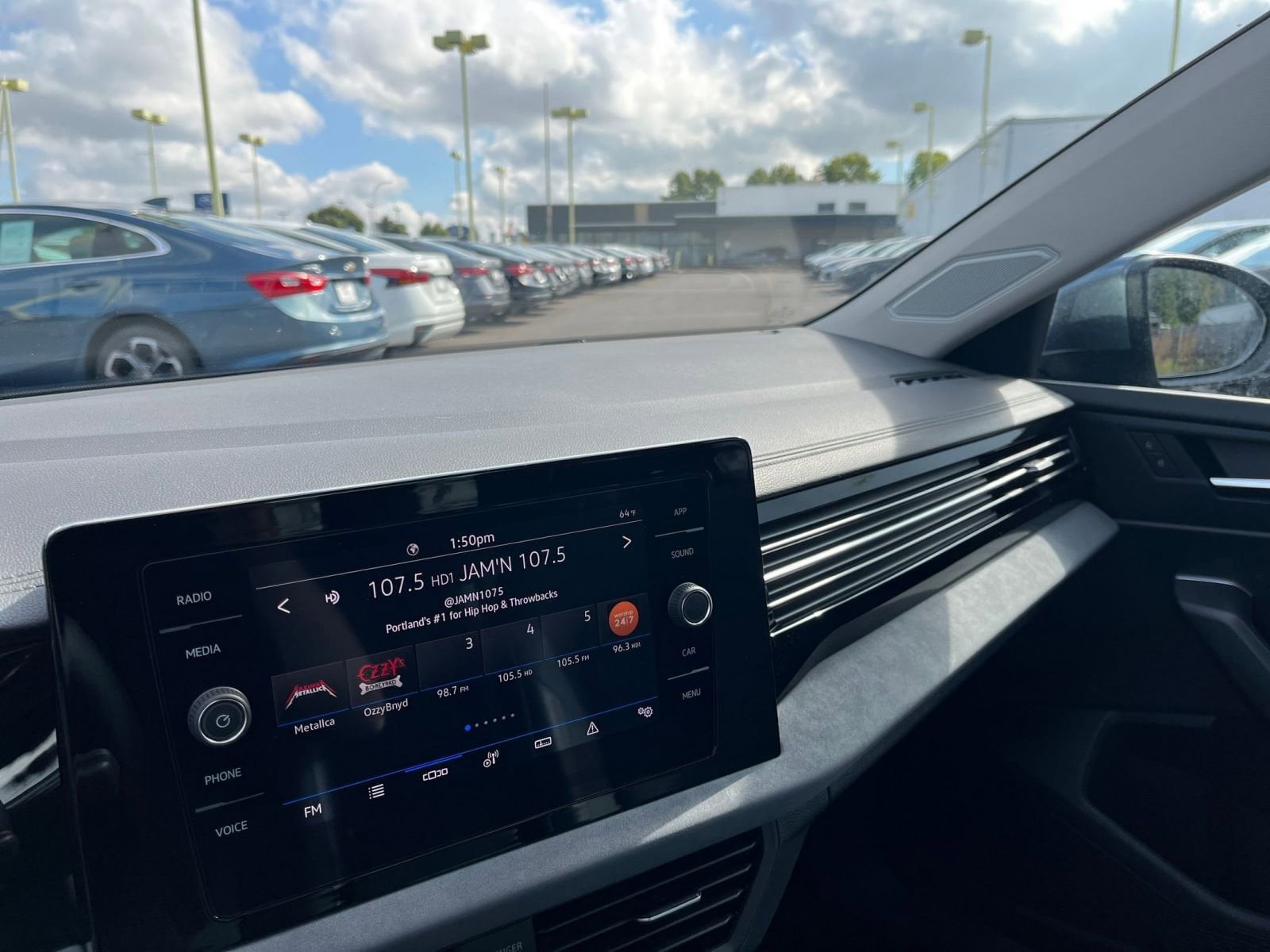 Thumbnail: 2025 Volkswagen Jetta - 34