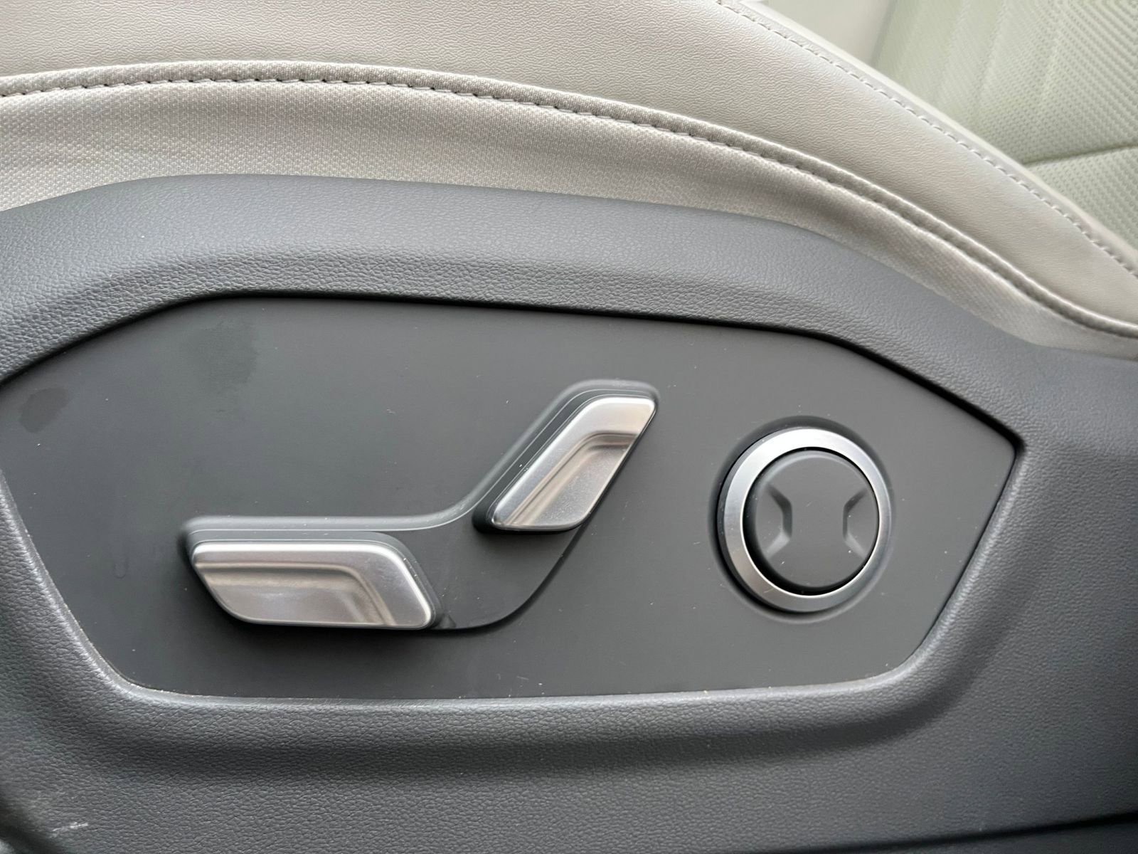 Thumbnail: 2025 Hyundai Santa Fe - 23