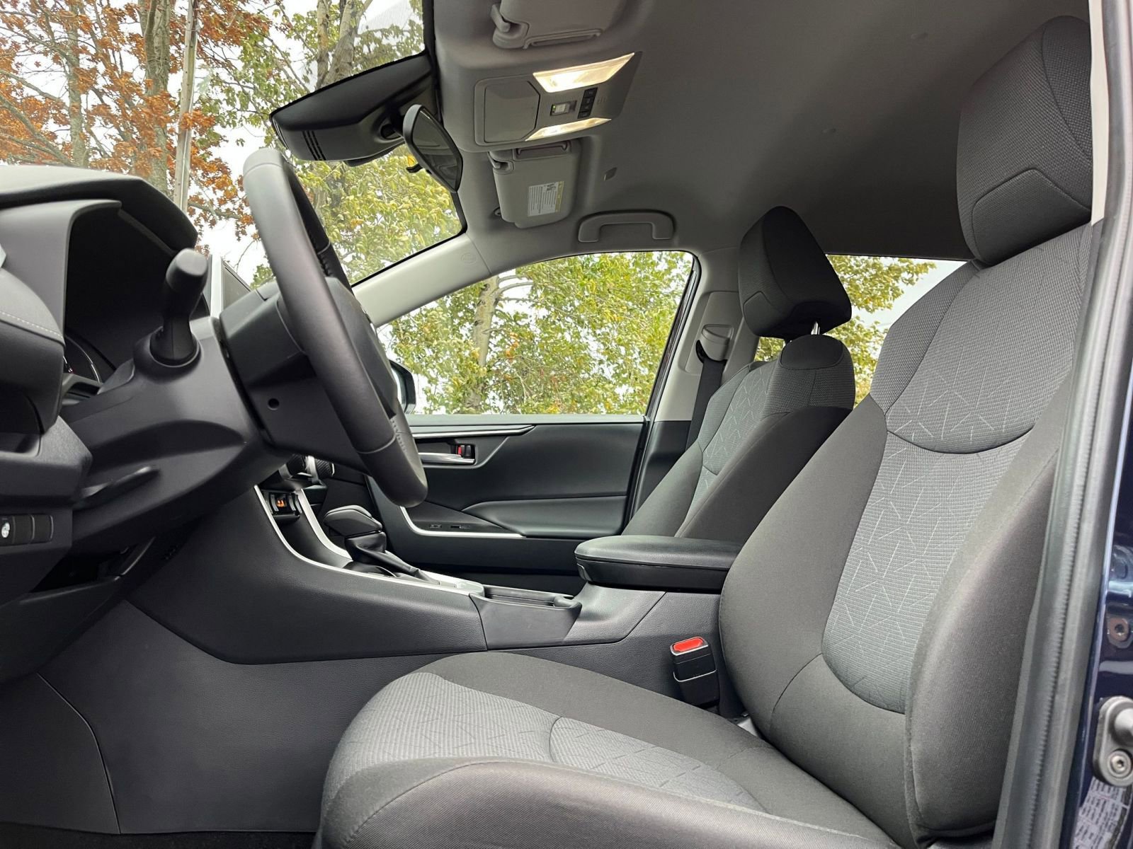 Thumbnail: 2025 Toyota RAV4 - 27