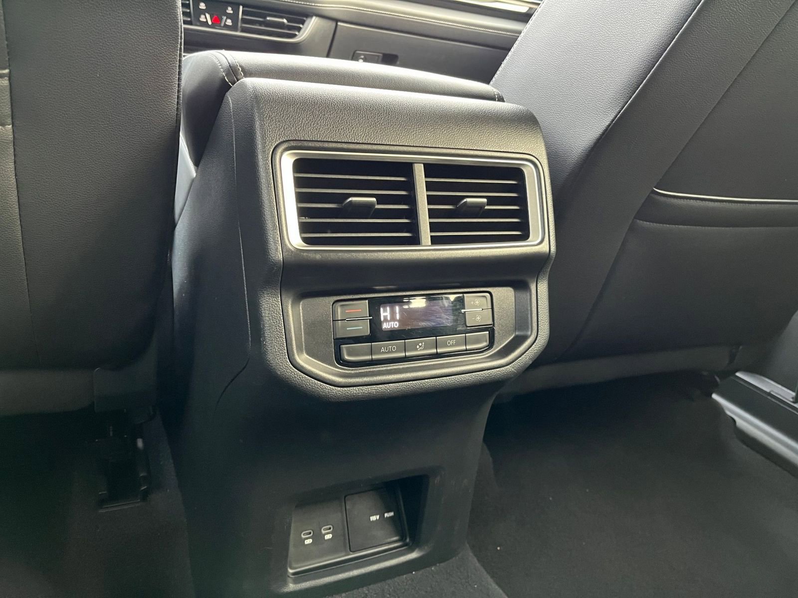 Thumbnail: 2025 Volkswagen Atlas - 25