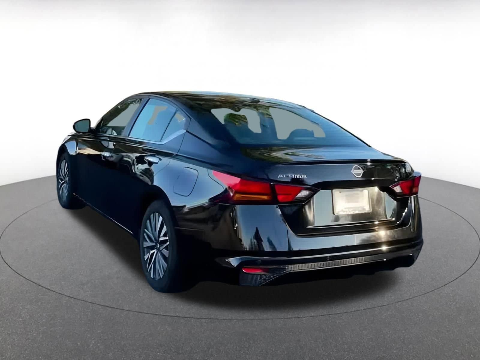Thumbnail: 2024 Nissan Altima - 11