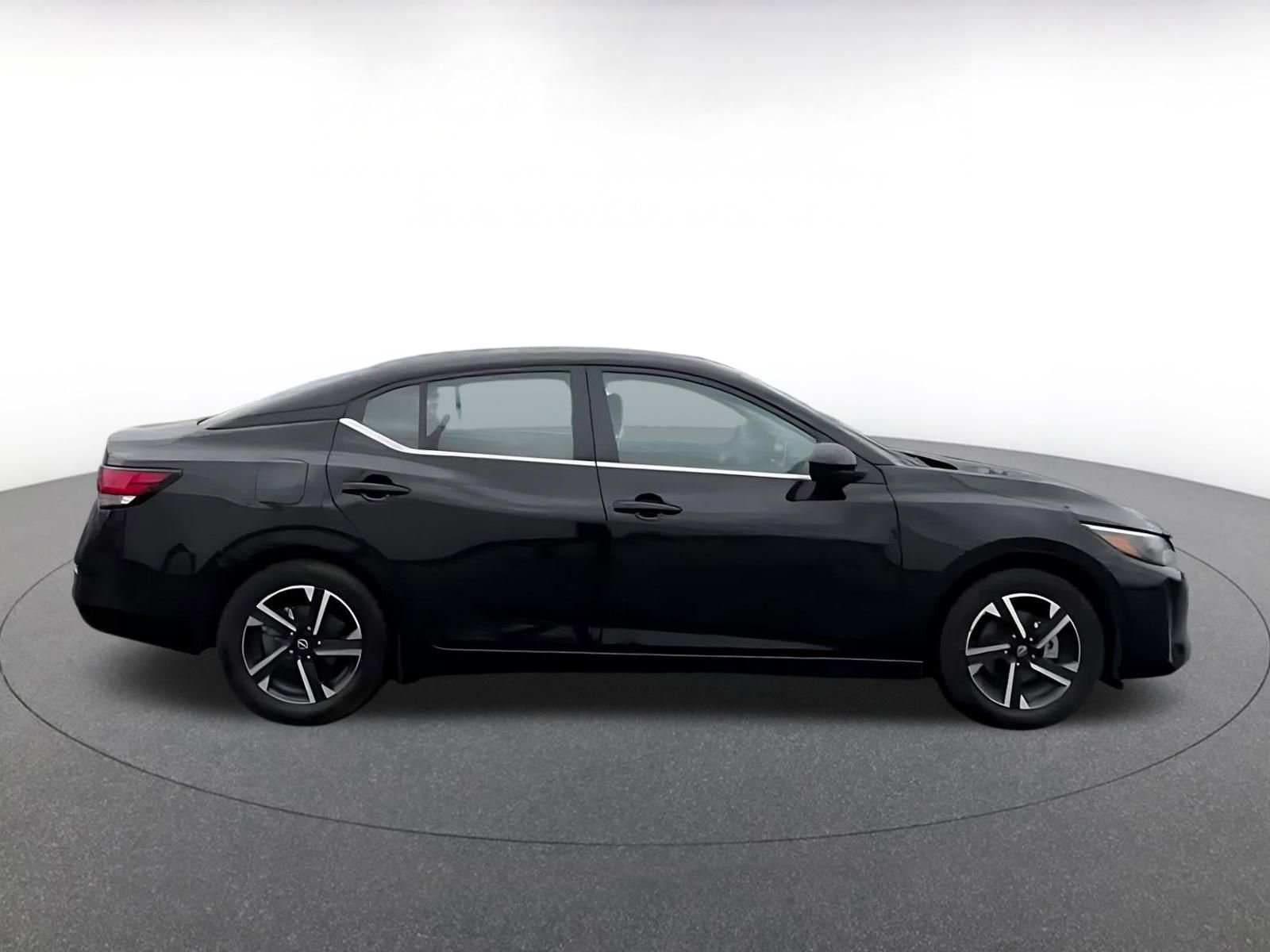 Thumbnail: 2025 Nissan Sentra - 9