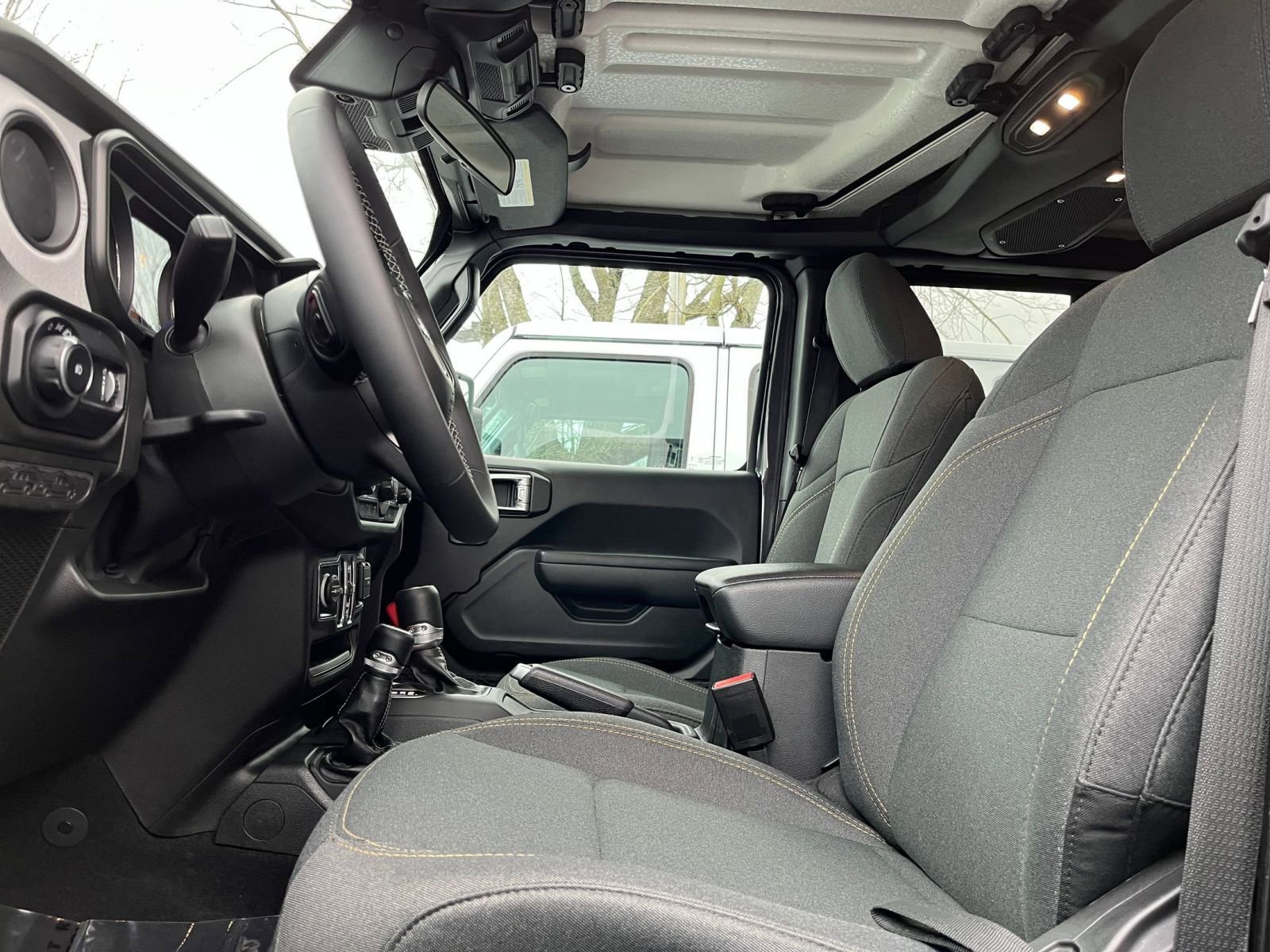 Thumbnail: 2025 Jeep Wrangler - 25