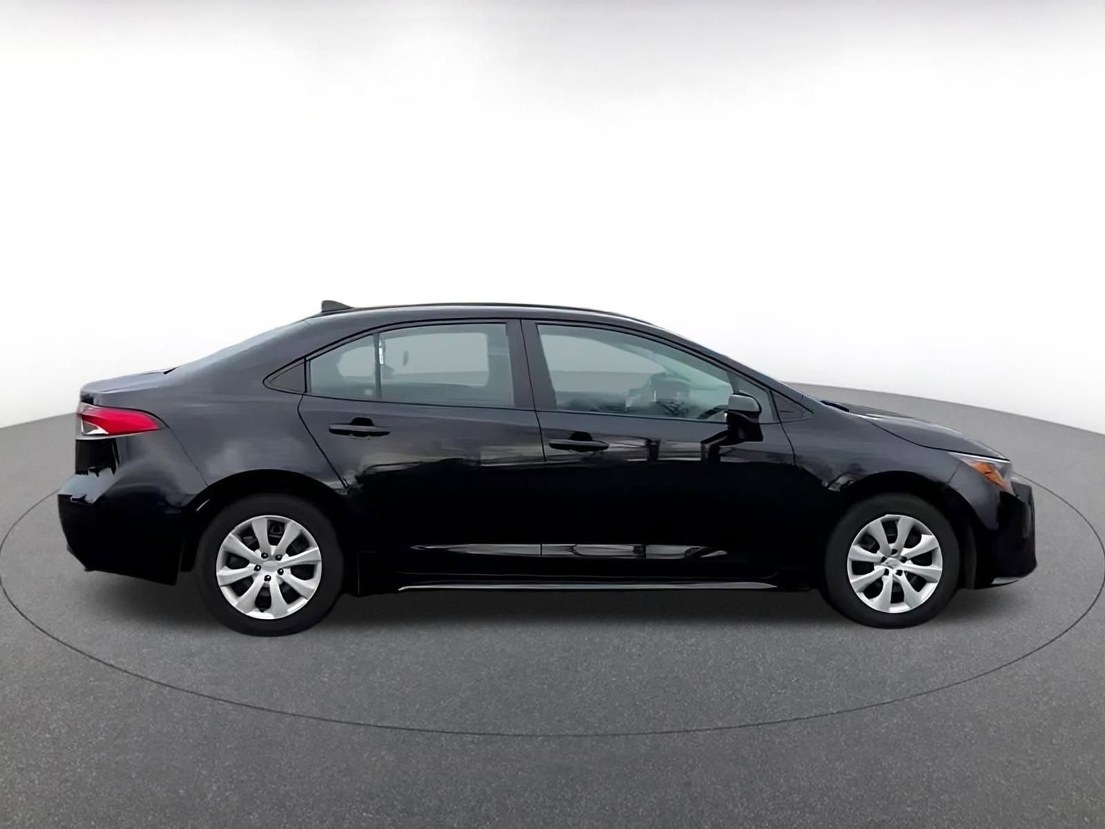 Thumbnail: 2023 Toyota Corolla - 16