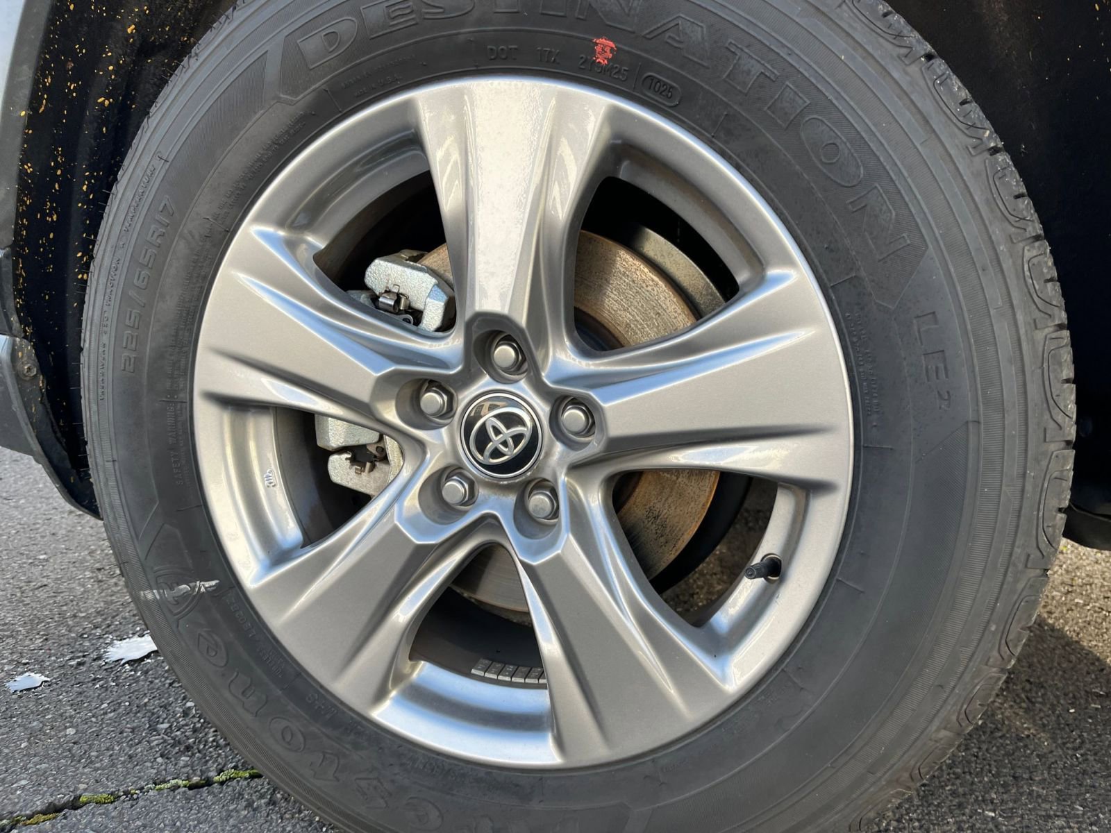 Thumbnail: 2025 Toyota RAV4 - 29