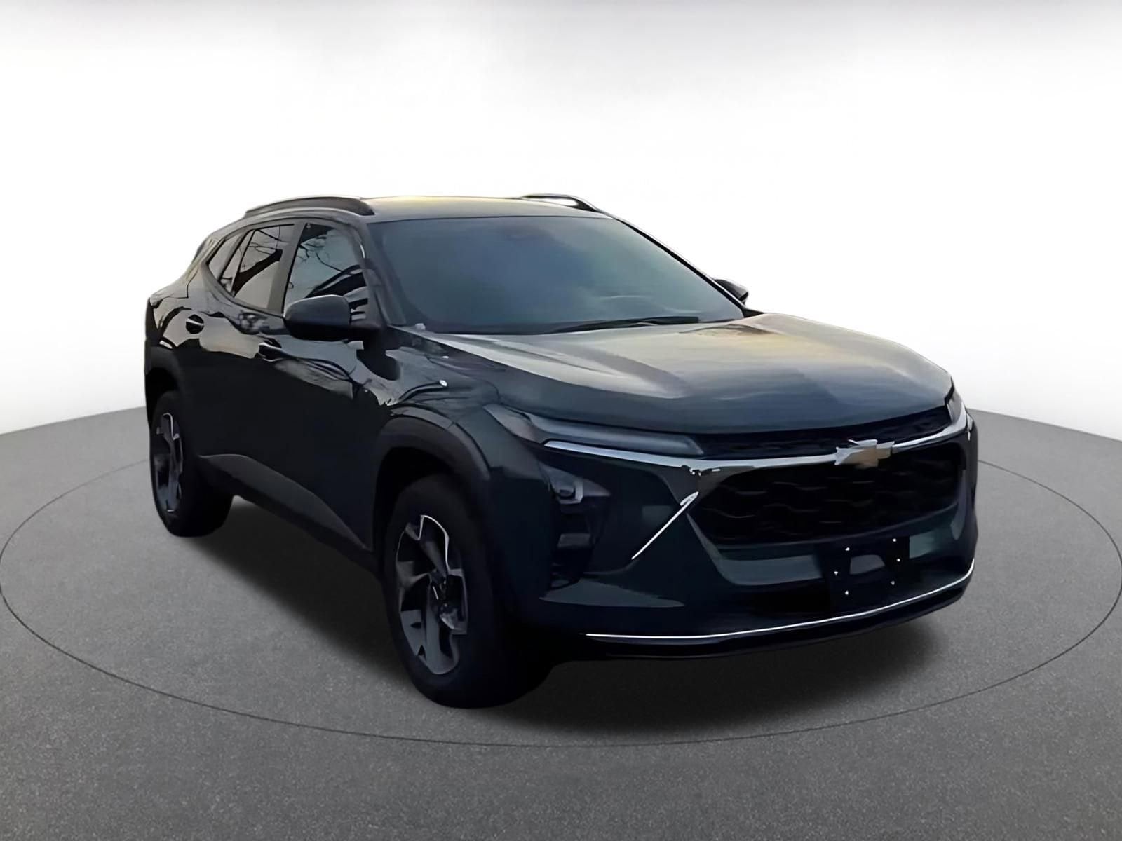 Thumbnail: 2025 Chevrolet Trax - 3