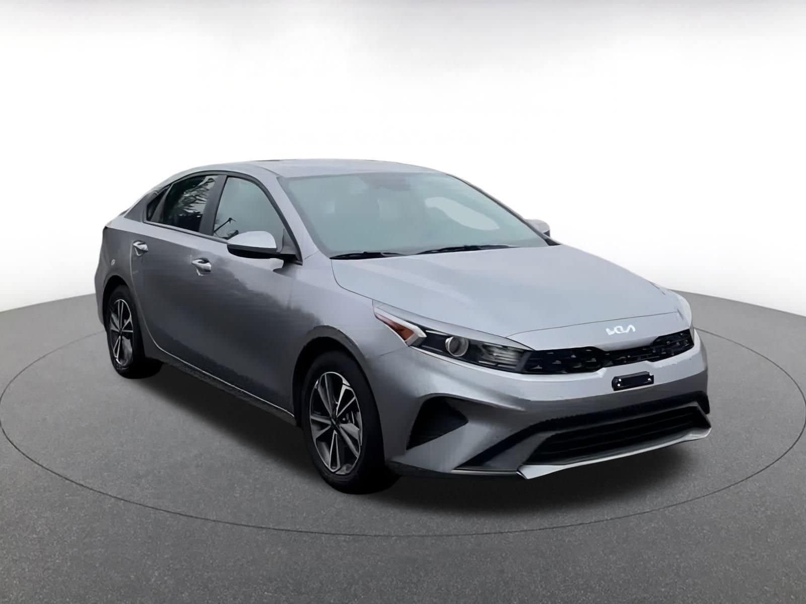 Thumbnail: 2024 Kia Forte - 3