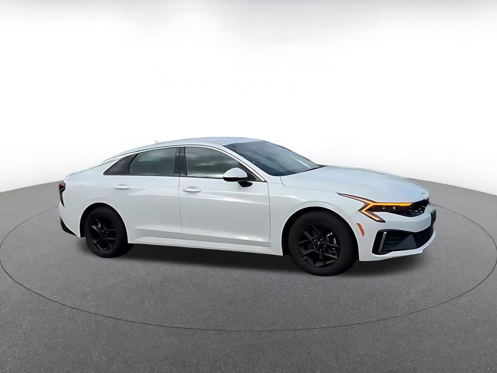 Thumbnail: 2025 Kia K5 - 2