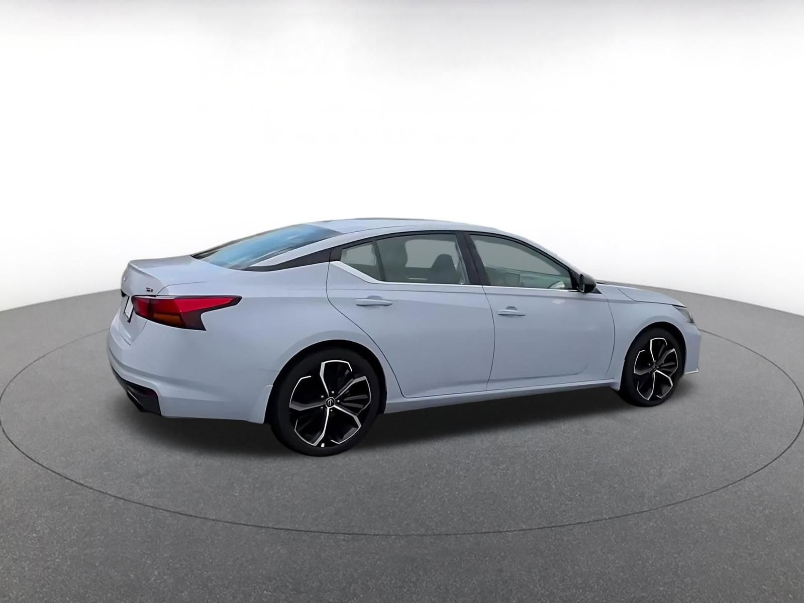 Thumbnail: 2025 Nissan Altima - 8