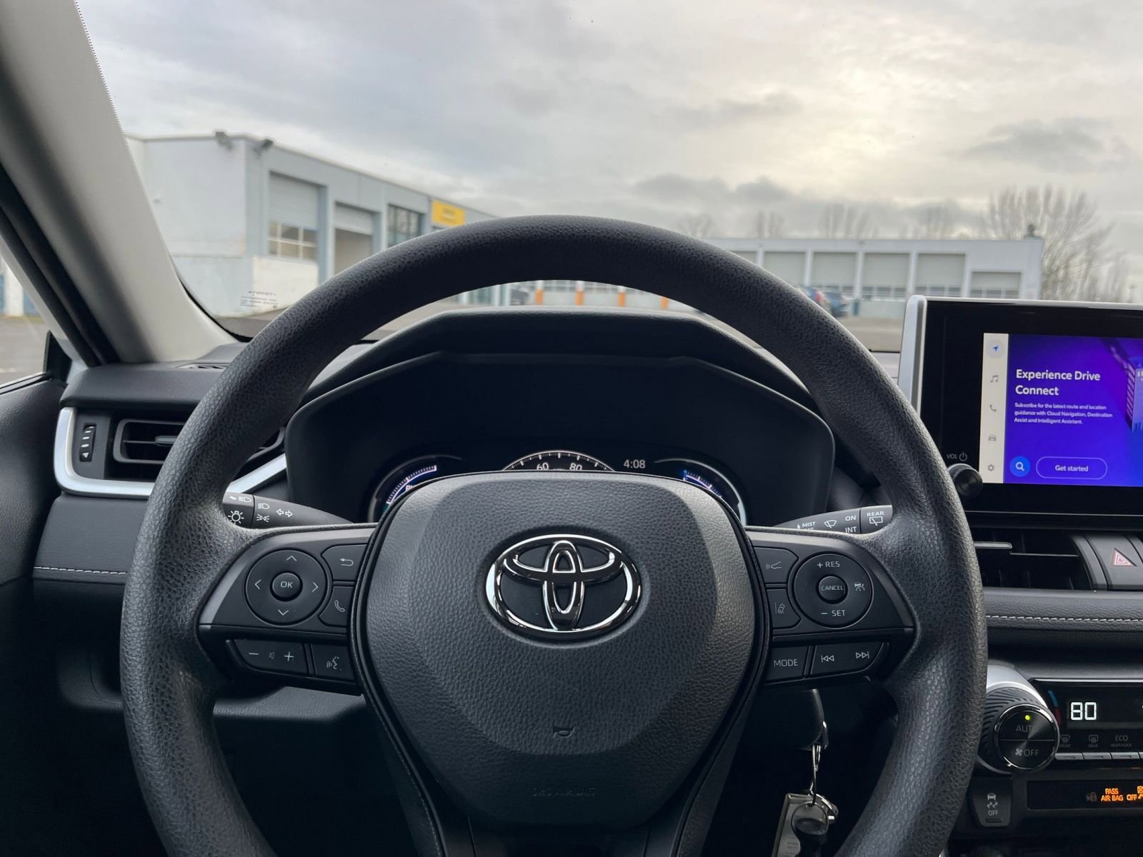 Thumbnail: 2025 Toyota RAV4 - 27