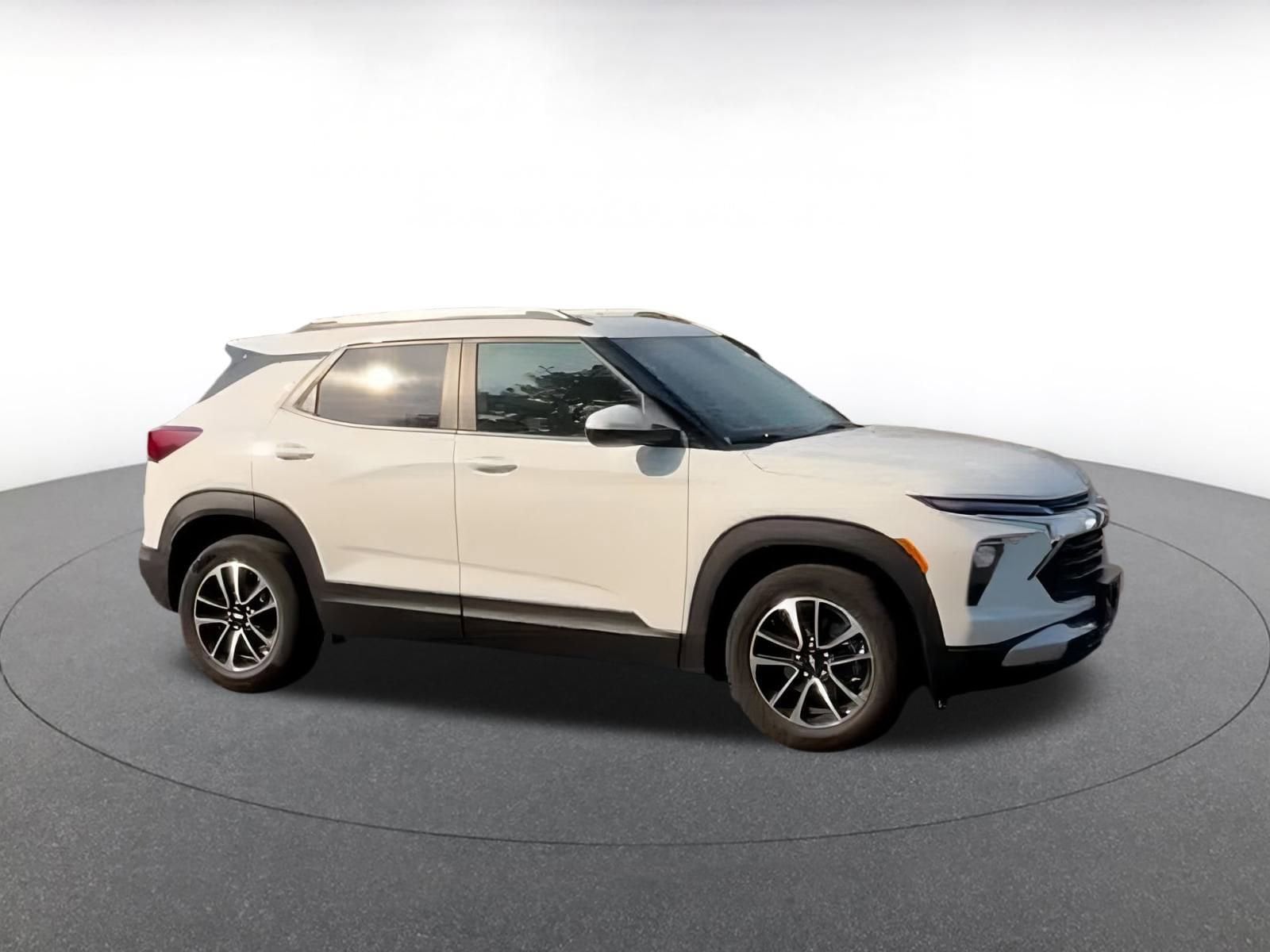 Thumbnail: 2024 Chevrolet TrailBlazer - 2