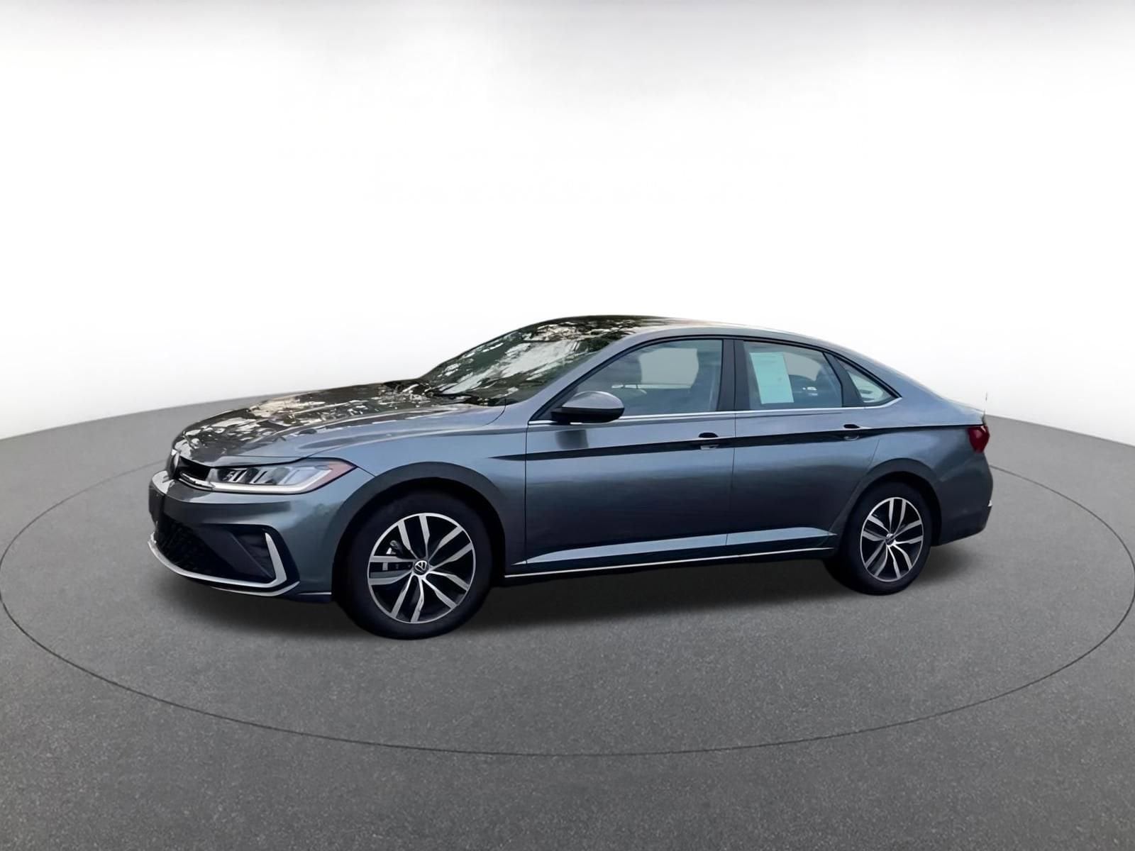 Thumbnail: 2025 Volkswagen Jetta - 10