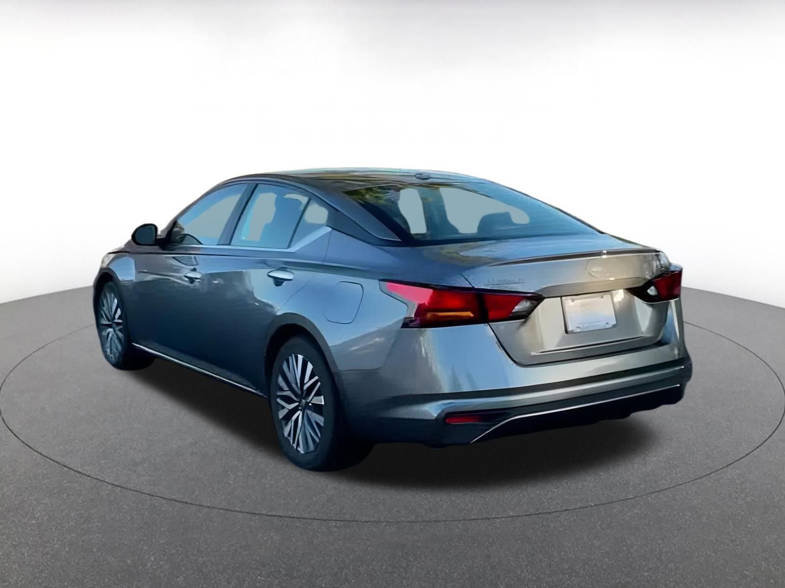 Thumbnail: 2024 Nissan Altima - 10