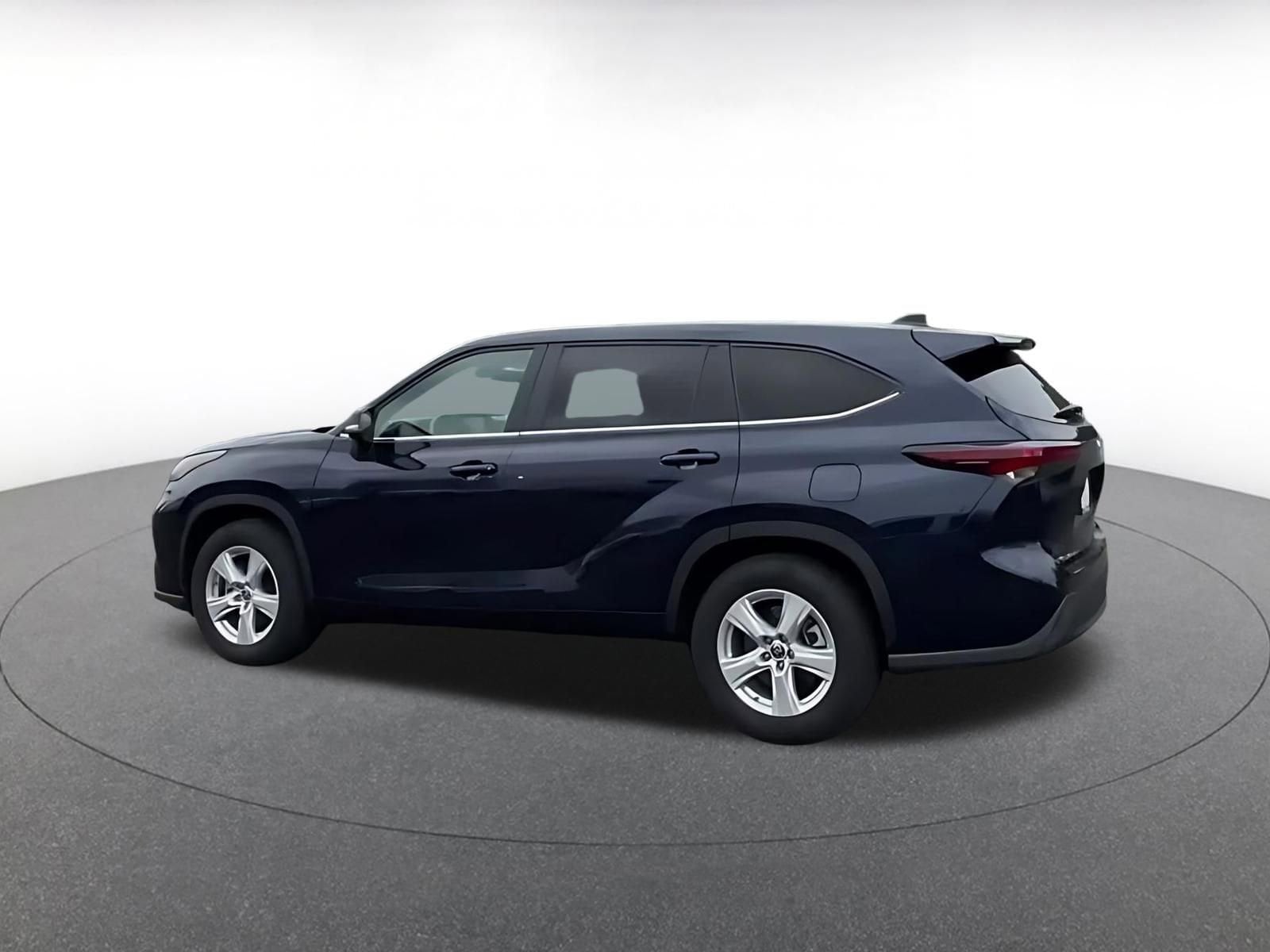 Thumbnail: 2025 Toyota Highlander - 4