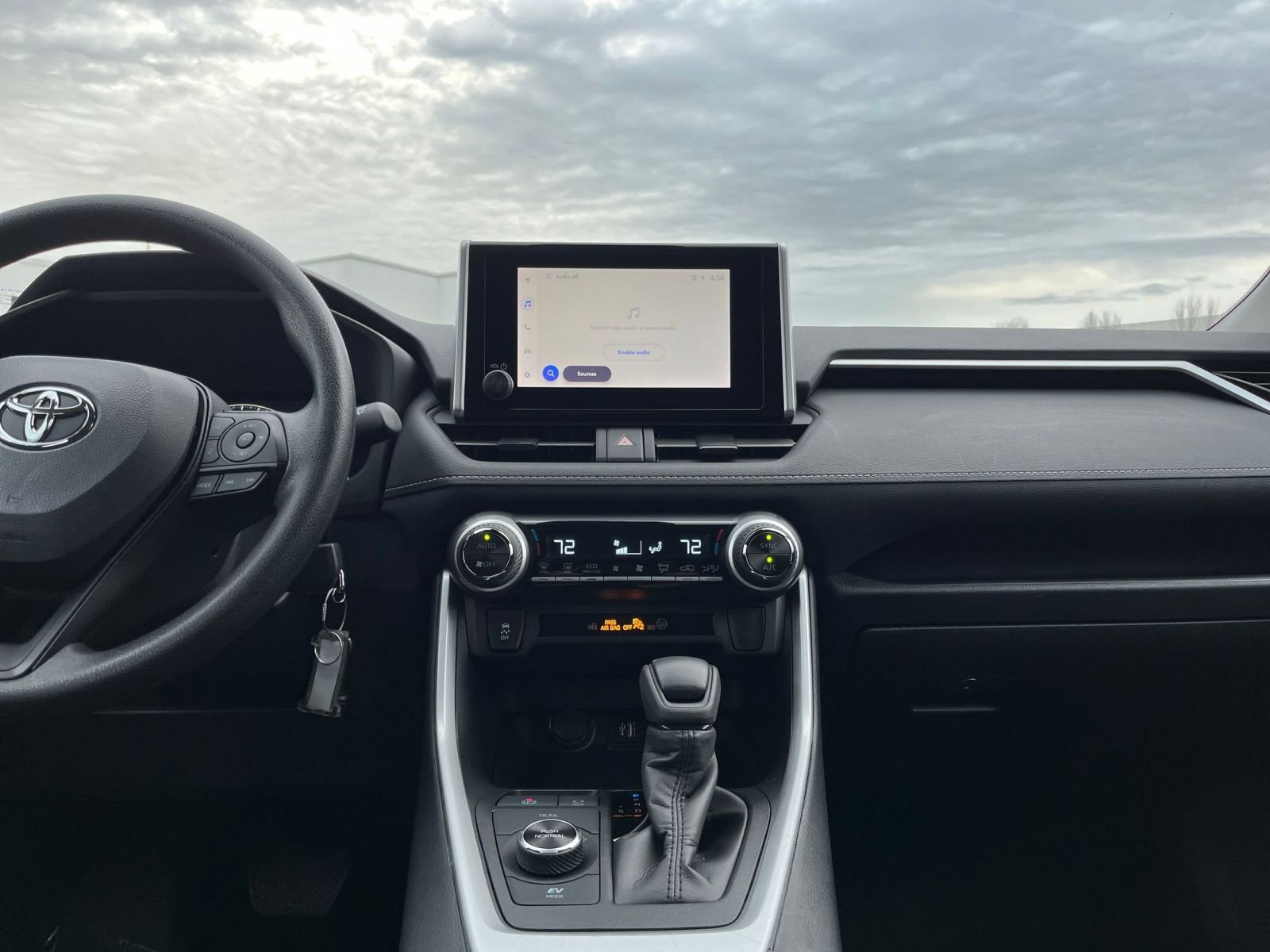 Thumbnail: 2025 Toyota RAV4 - 21