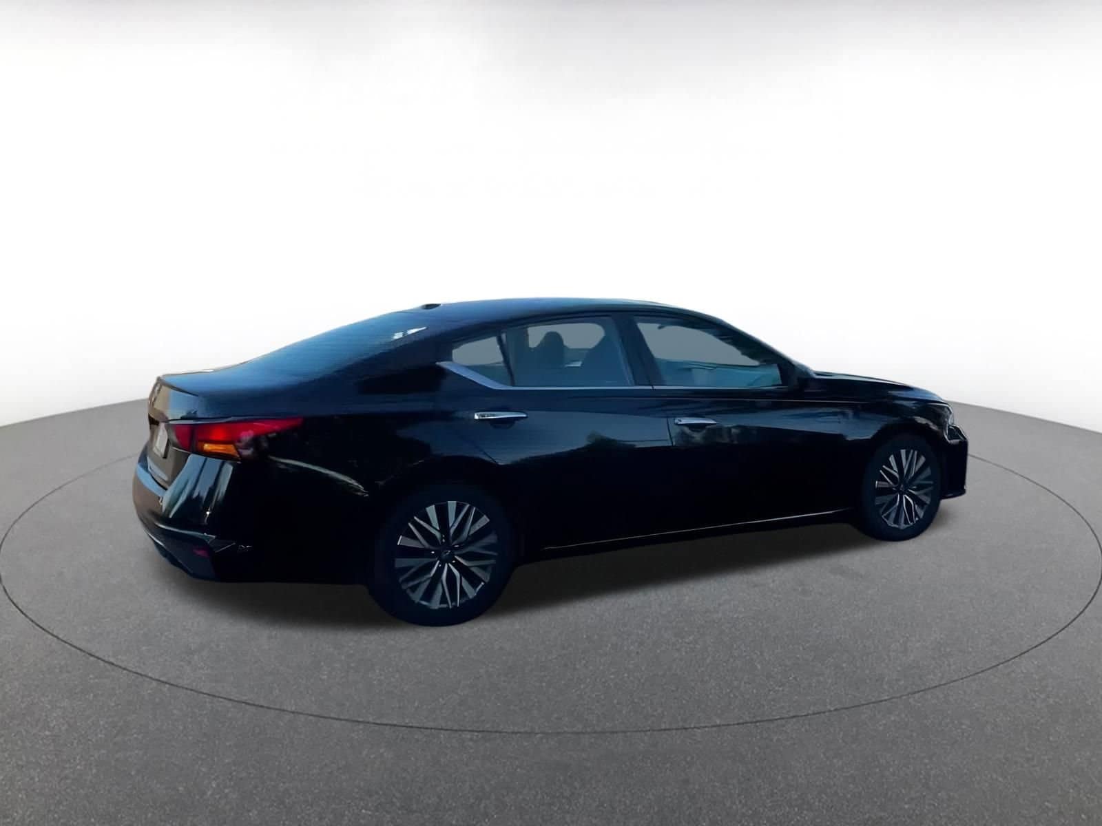 Thumbnail: 2024 Nissan Altima - 15