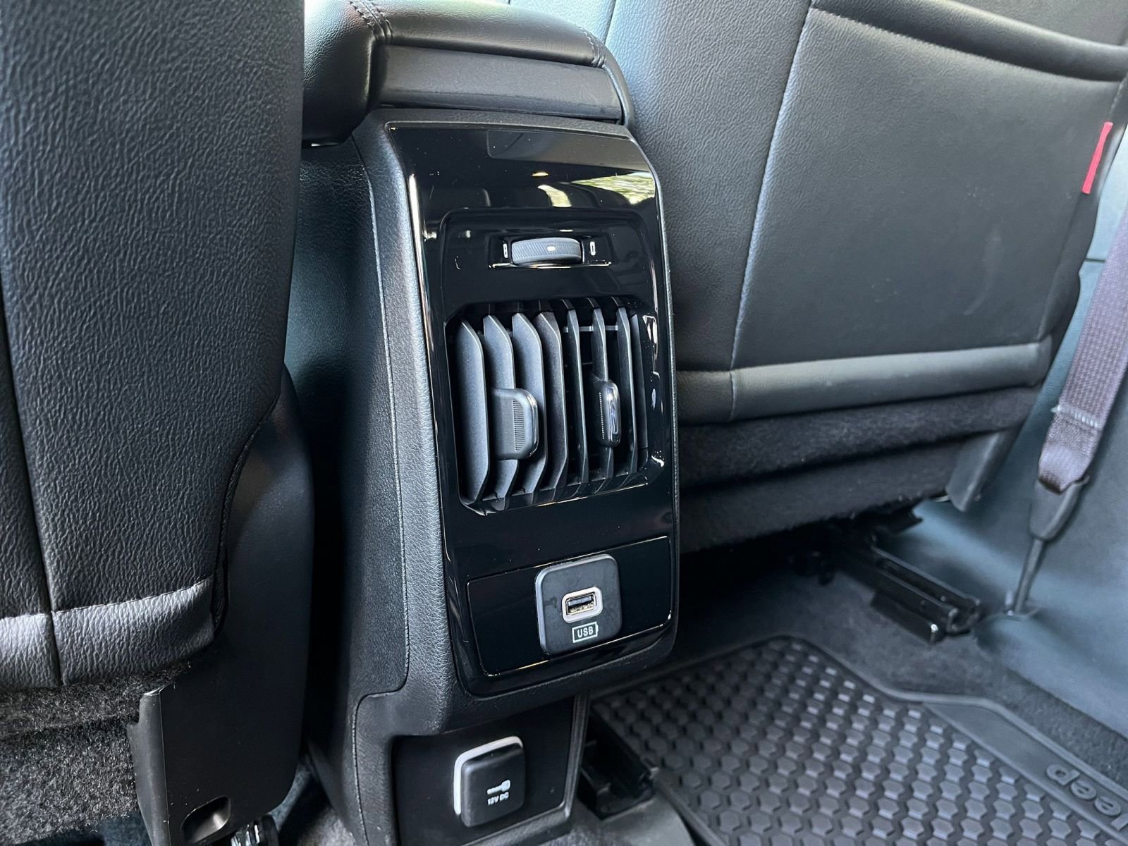 Thumbnail: 2025 Jeep Compass - 25