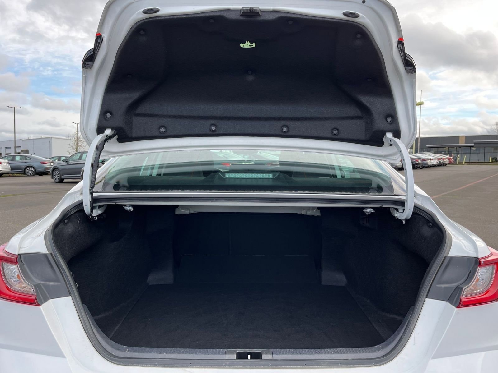 Thumbnail: 2025 Toyota Camry - 29