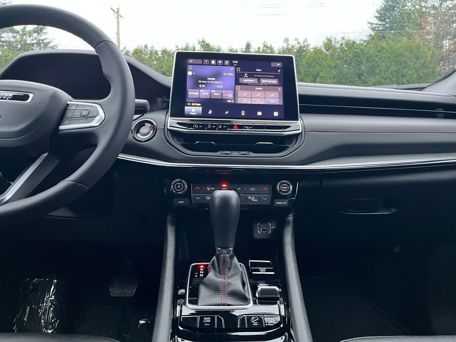 Thumbnail: 2025 Jeep Compass - 21