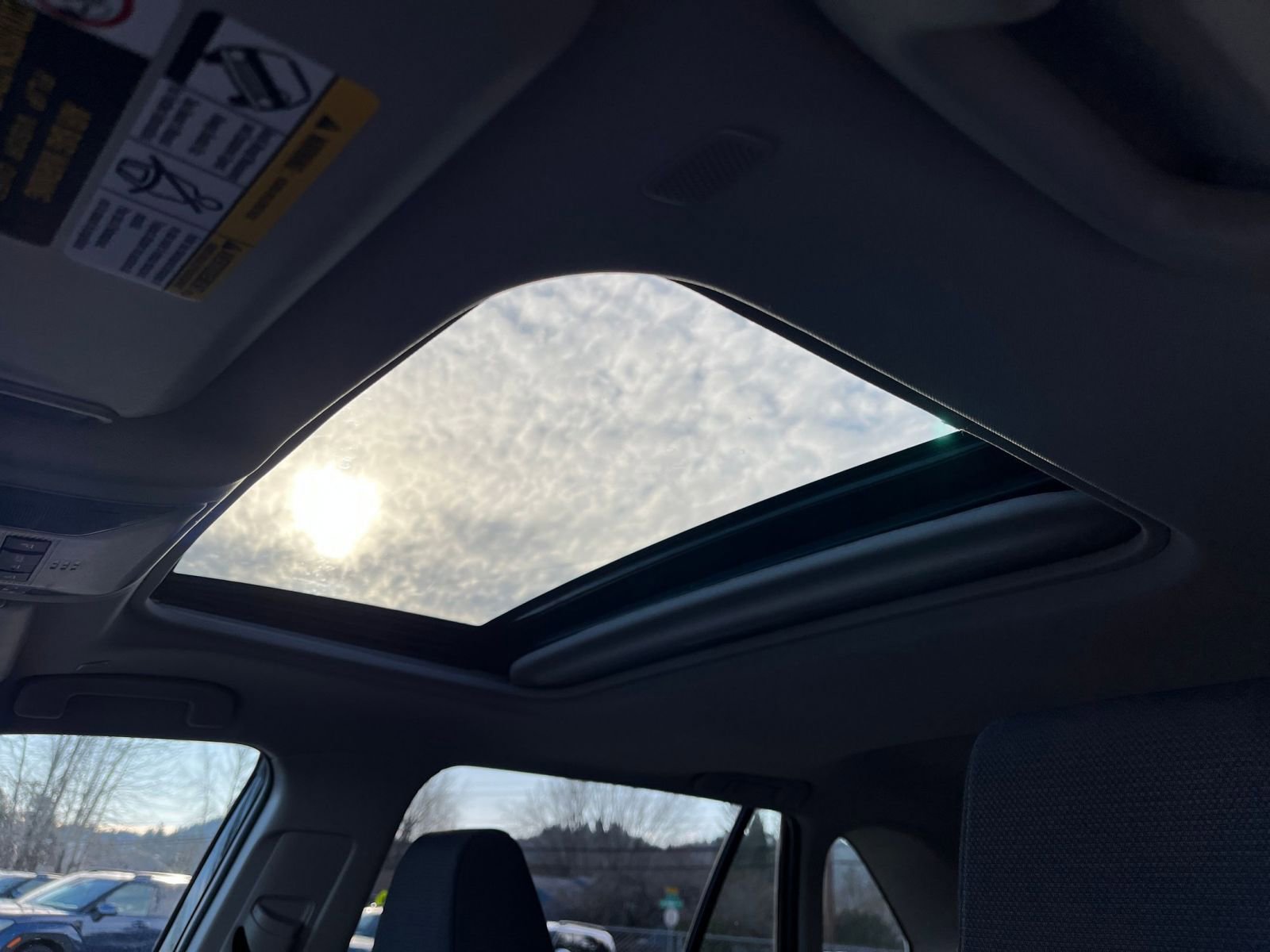 Thumbnail: 2025 Toyota RAV4 - 32