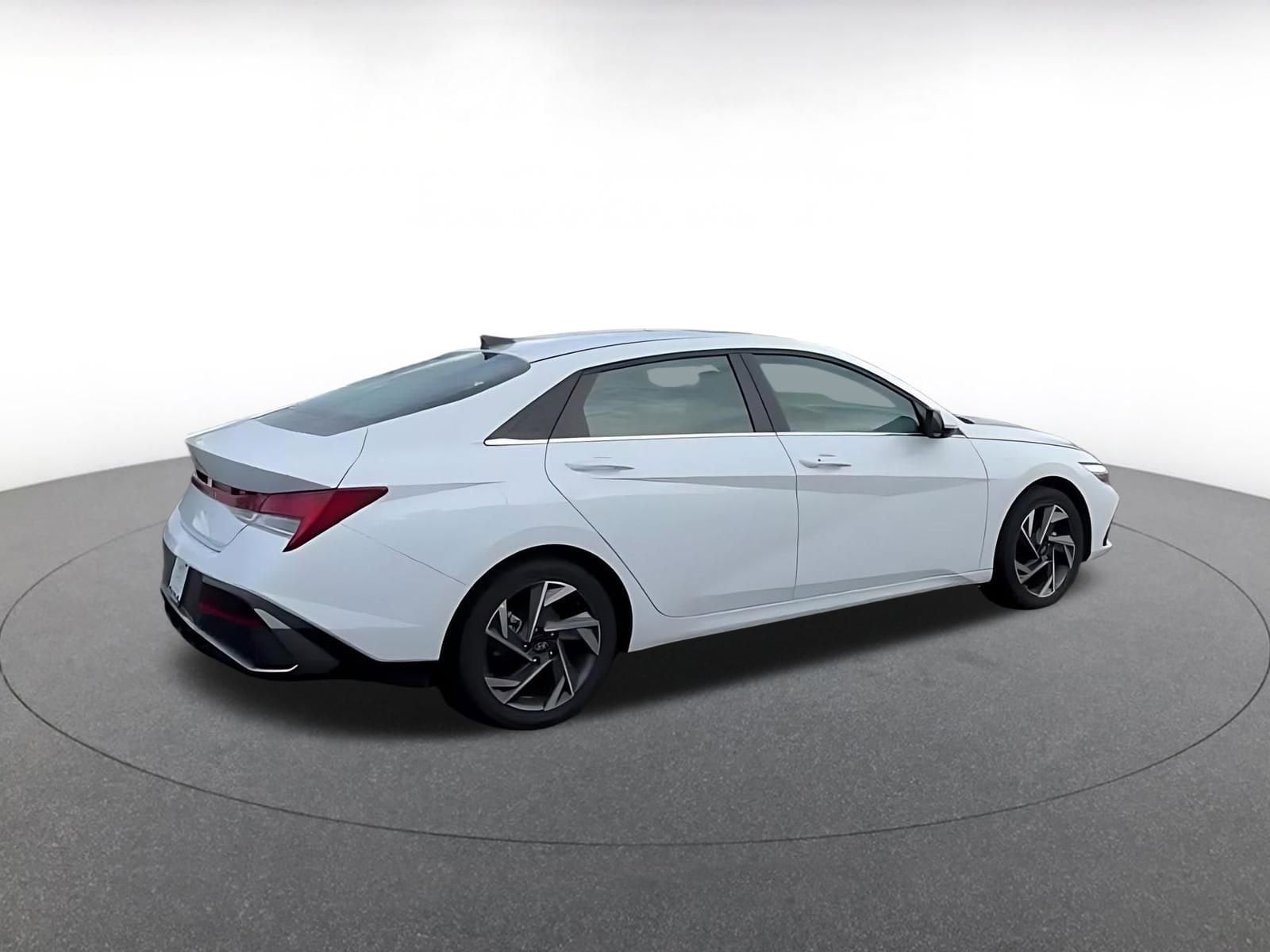 Thumbnail: 2025 Hyundai Elantra - 15