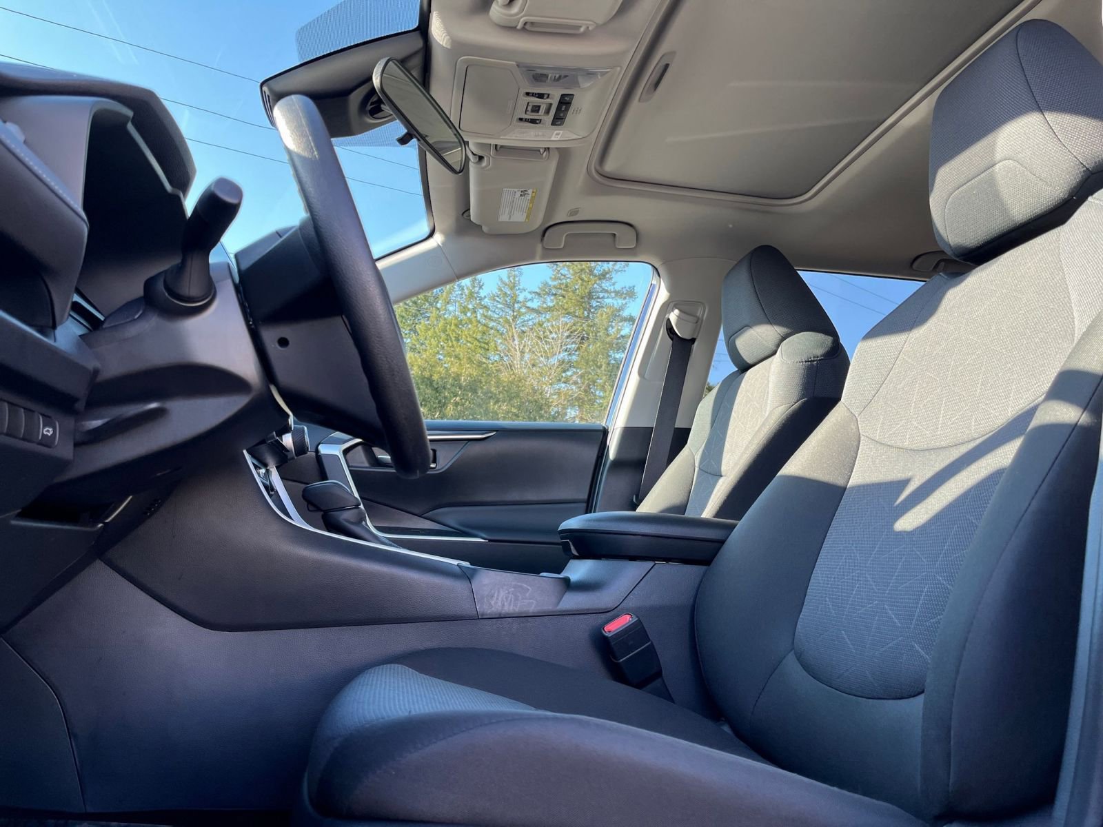 Thumbnail: 2025 Toyota RAV4 - 29