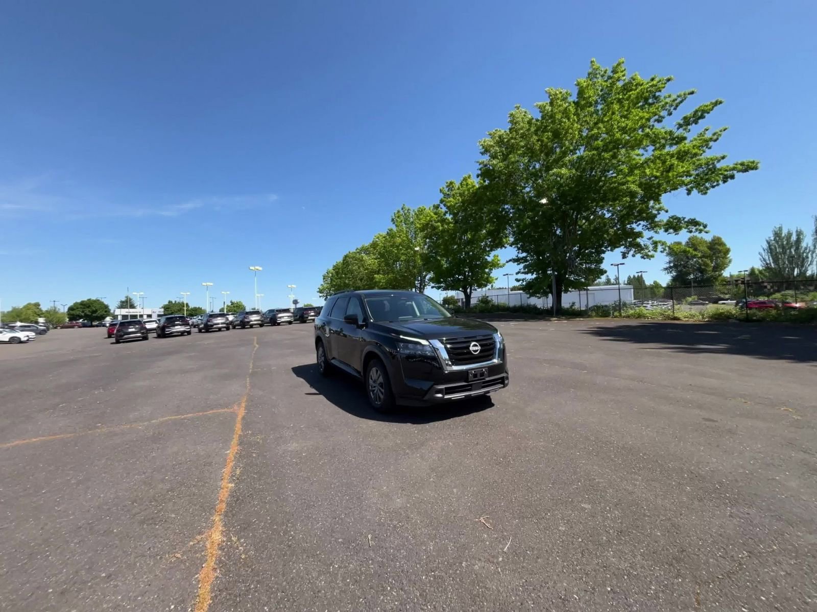 Thumbnail: 2025 Nissan Pathfinder - 16