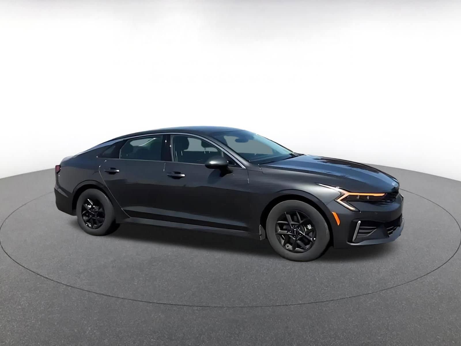 Thumbnail: 2025 Kia K5 - 2