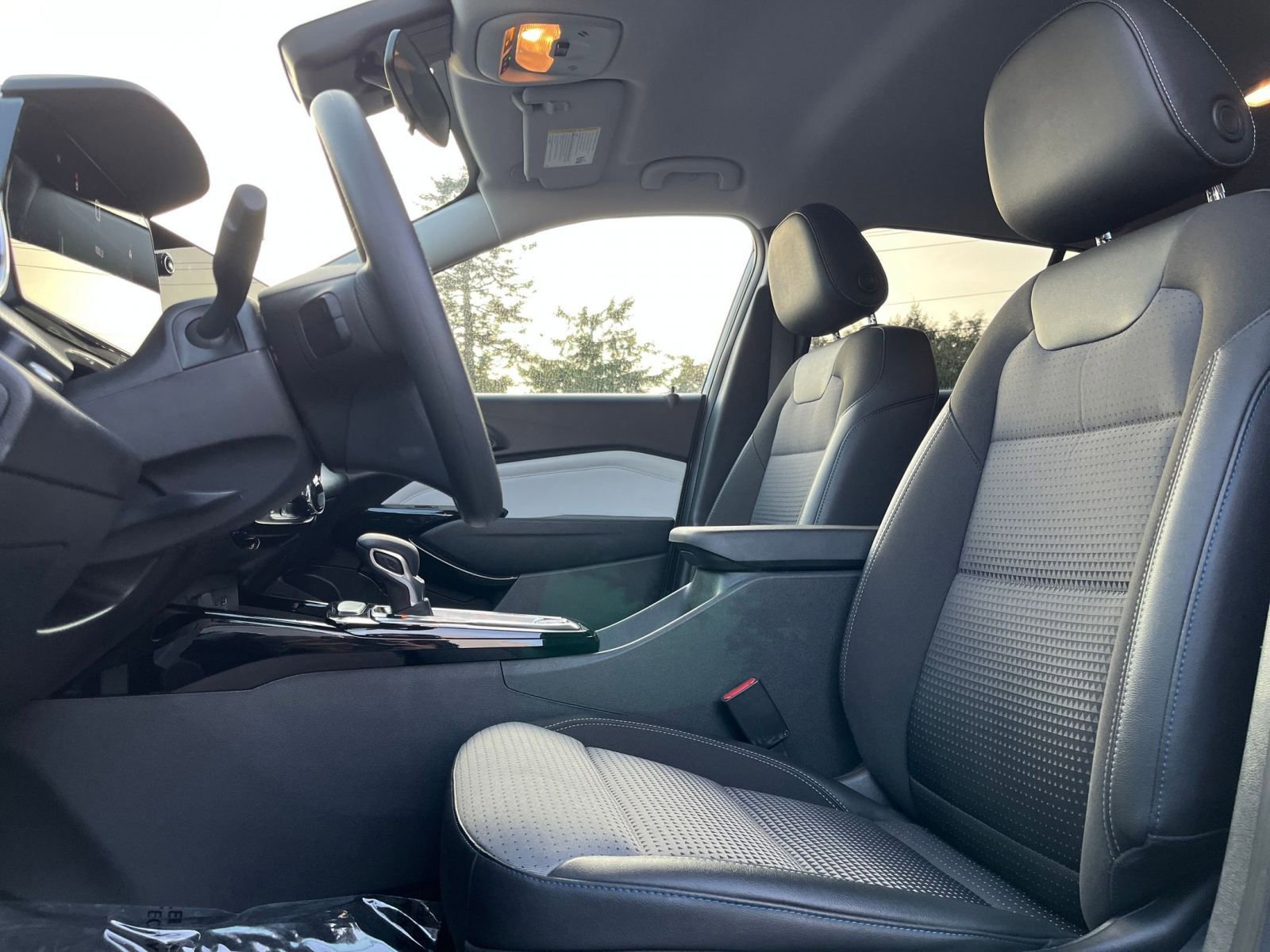 Thumbnail: 2025 Chevrolet Trax - 24