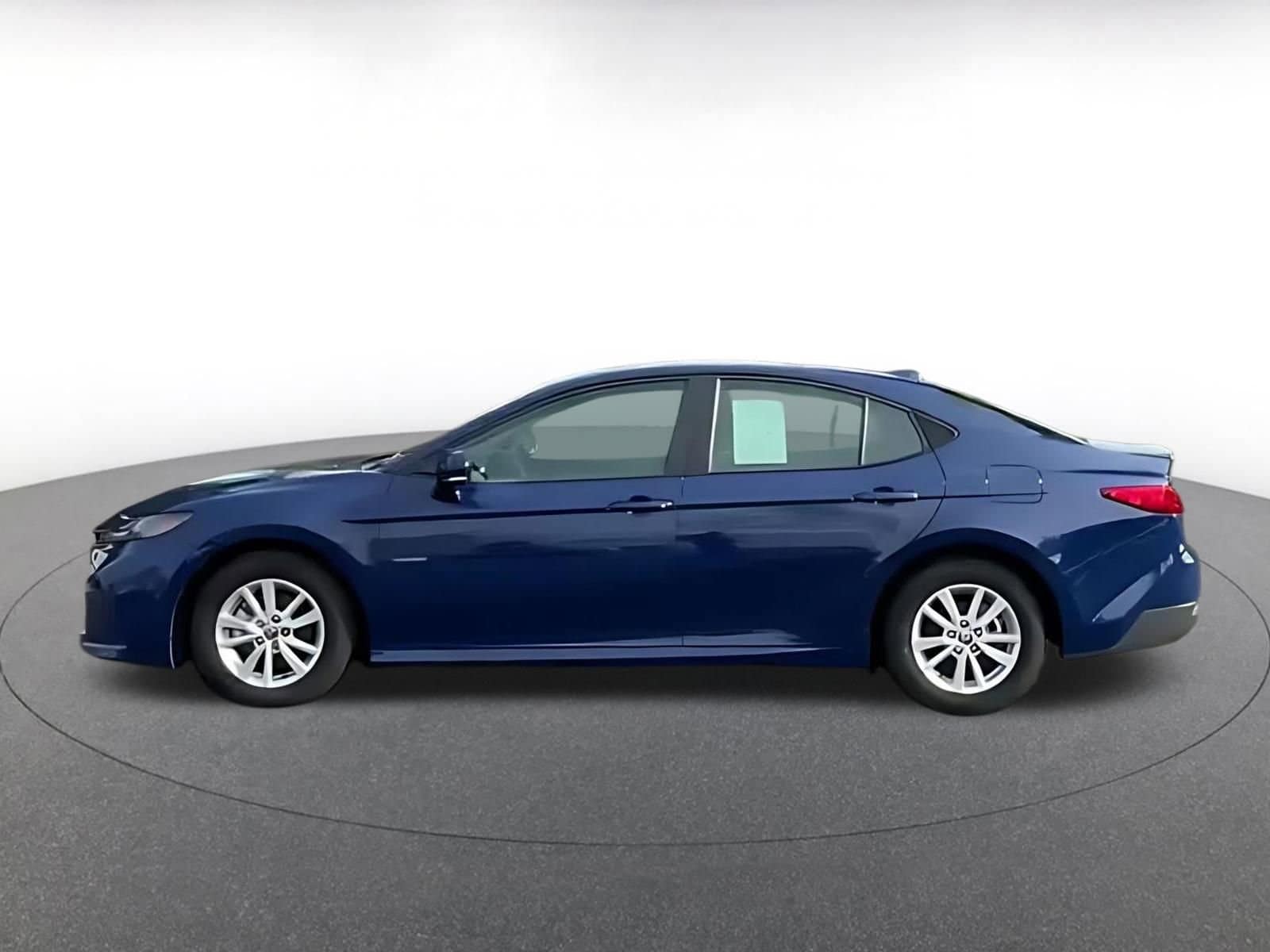 Thumbnail: 2025 Toyota Camry - 10