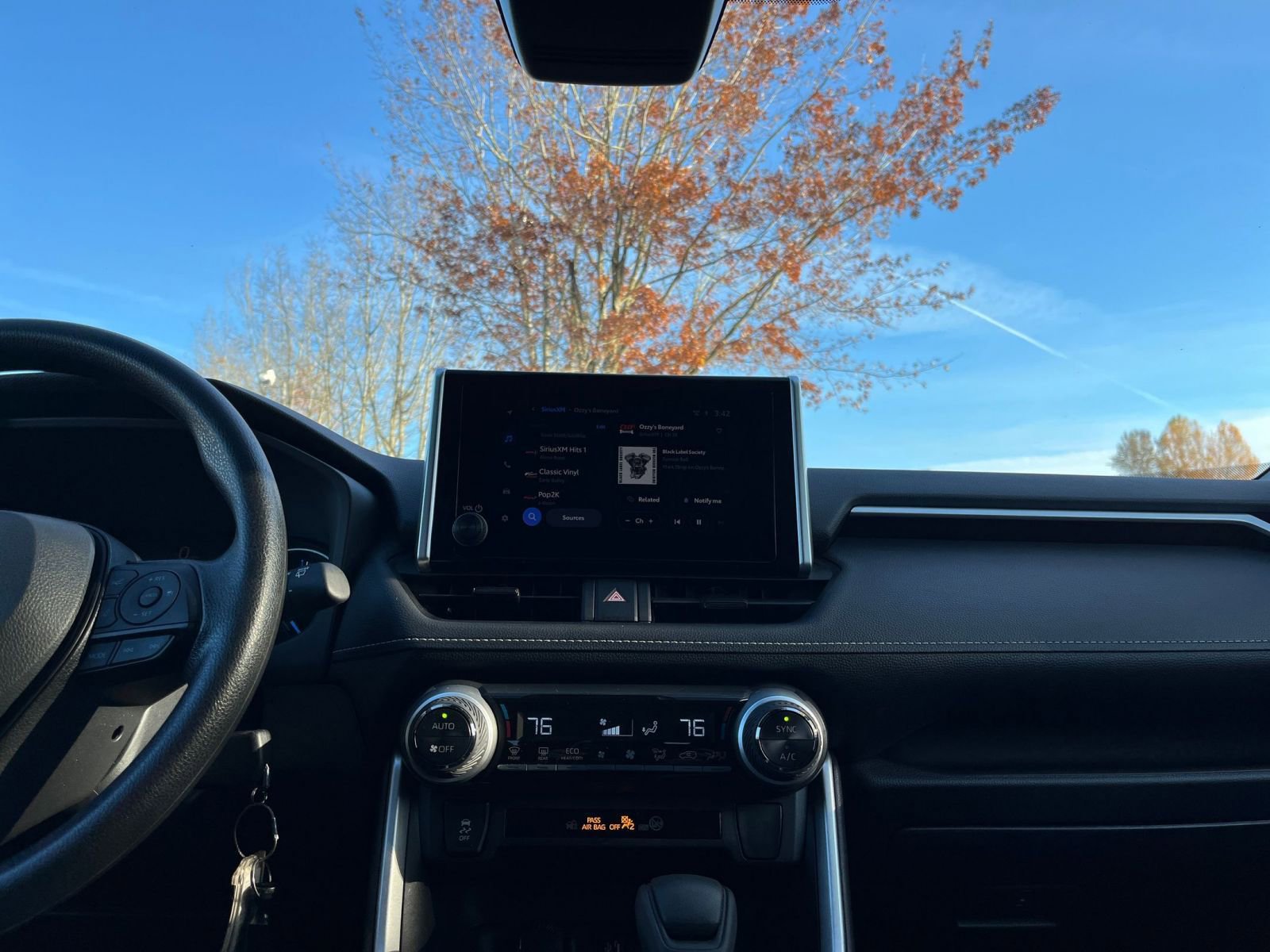 Thumbnail: 2025 Toyota RAV4 - 21