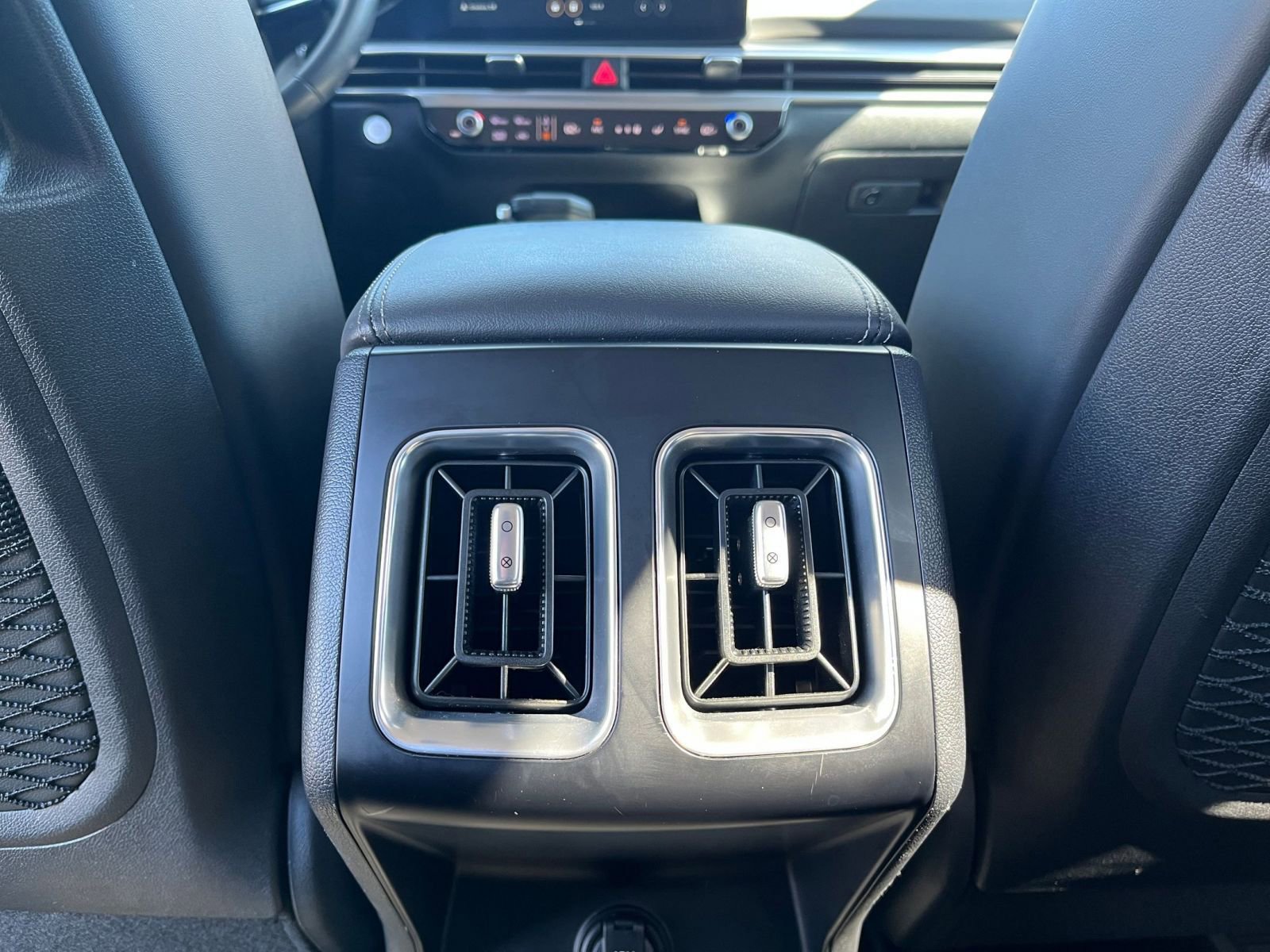 2024 Kia Sorento S 25