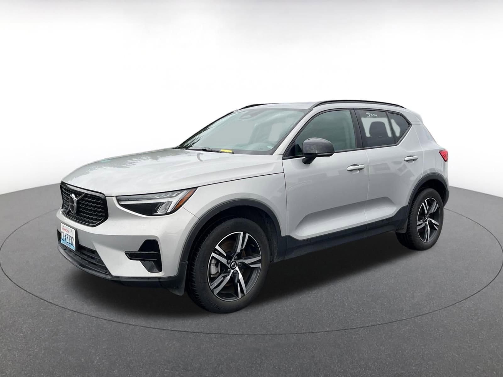 Thumbnail: 2024 Volvo XC40 - 3