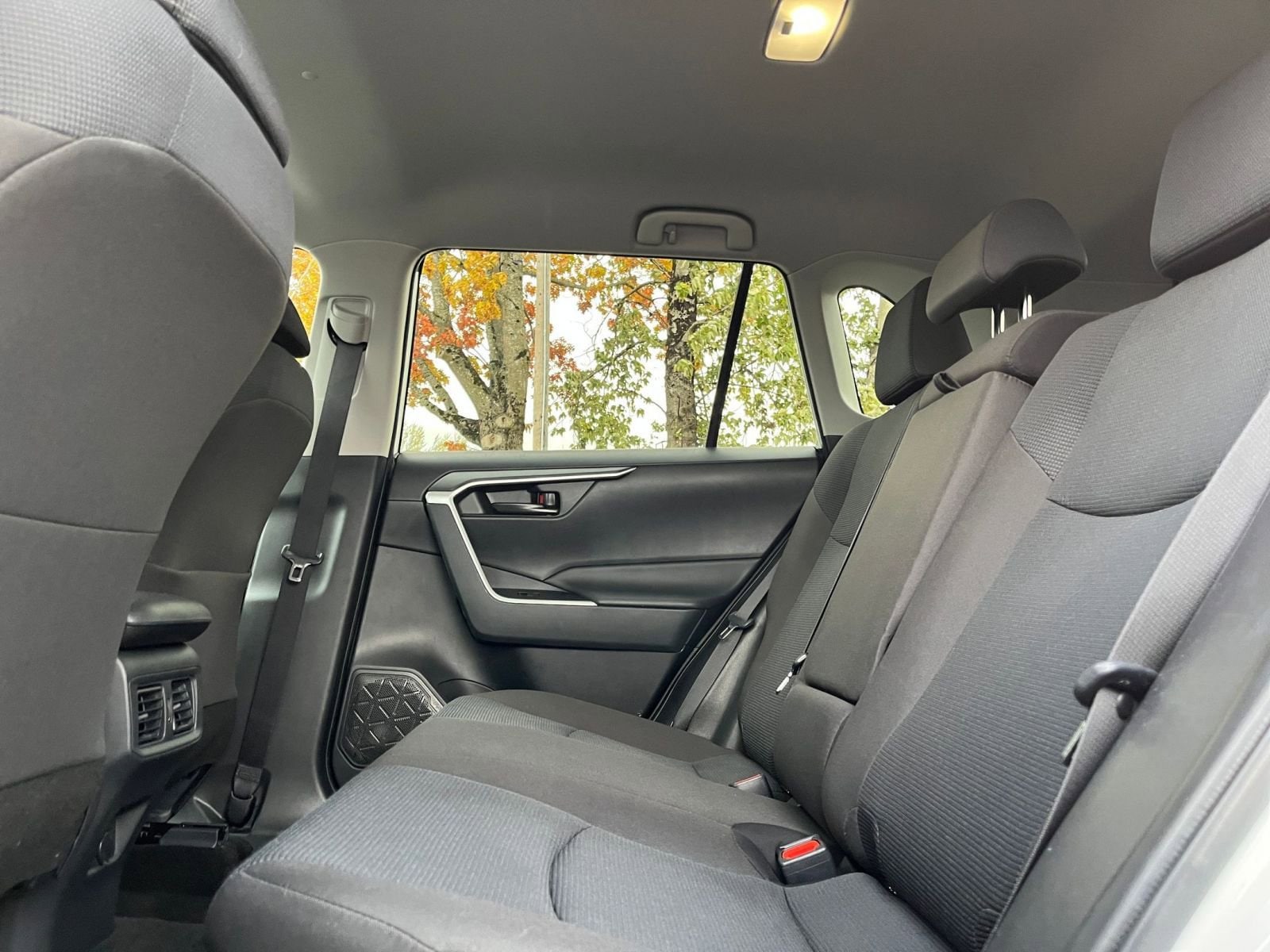 Thumbnail: 2025 Toyota RAV4 - 27