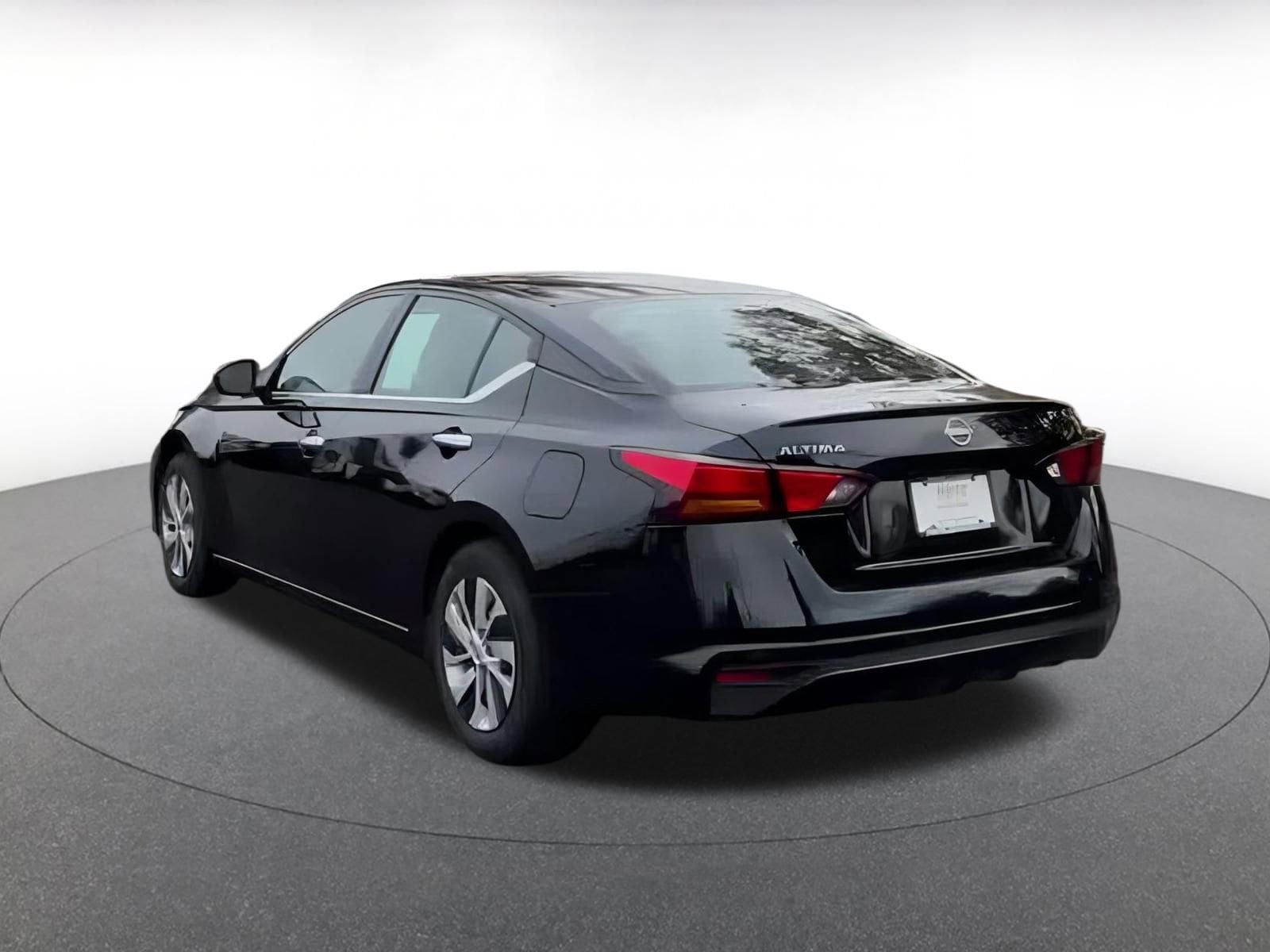 Thumbnail: 2024 Nissan Altima - 9