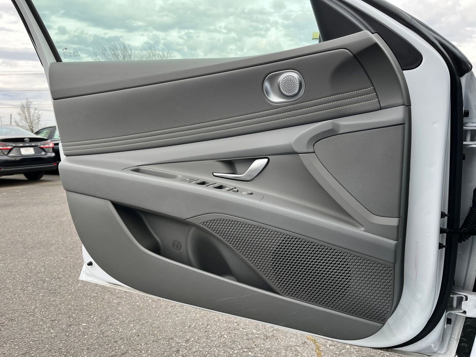 Thumbnail: 2025 Hyundai Elantra - 20