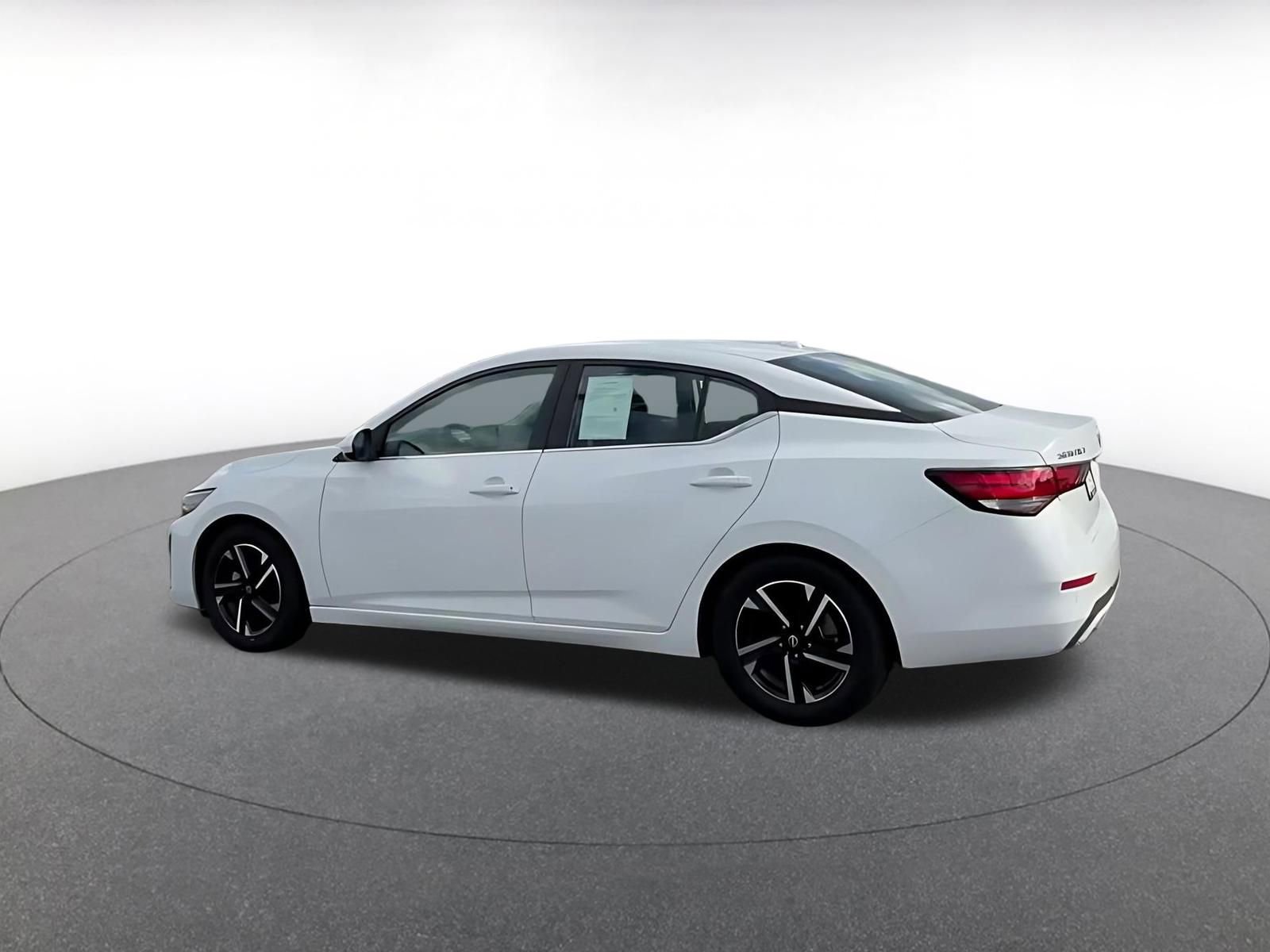 Thumbnail: 2025 Nissan Sentra - 9