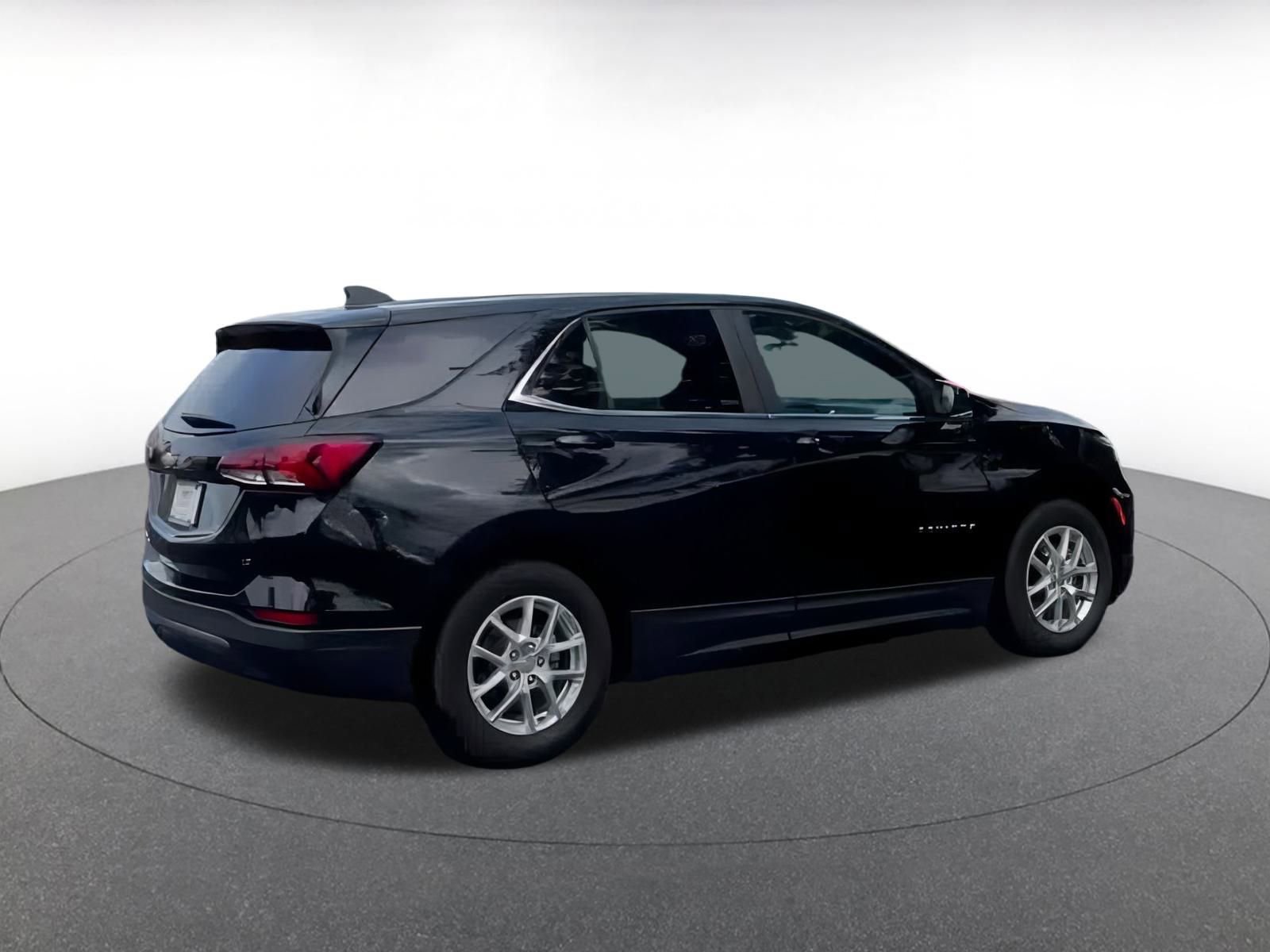 Thumbnail: 2024 Chevrolet Equinox - 15