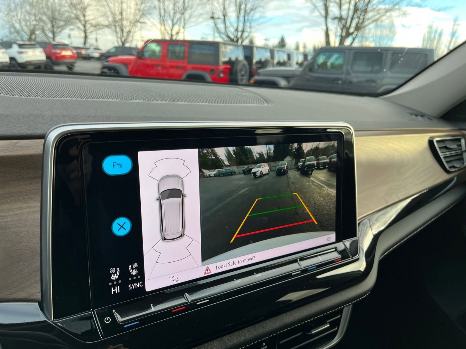 Thumbnail: 2025 Volkswagen Atlas - 18