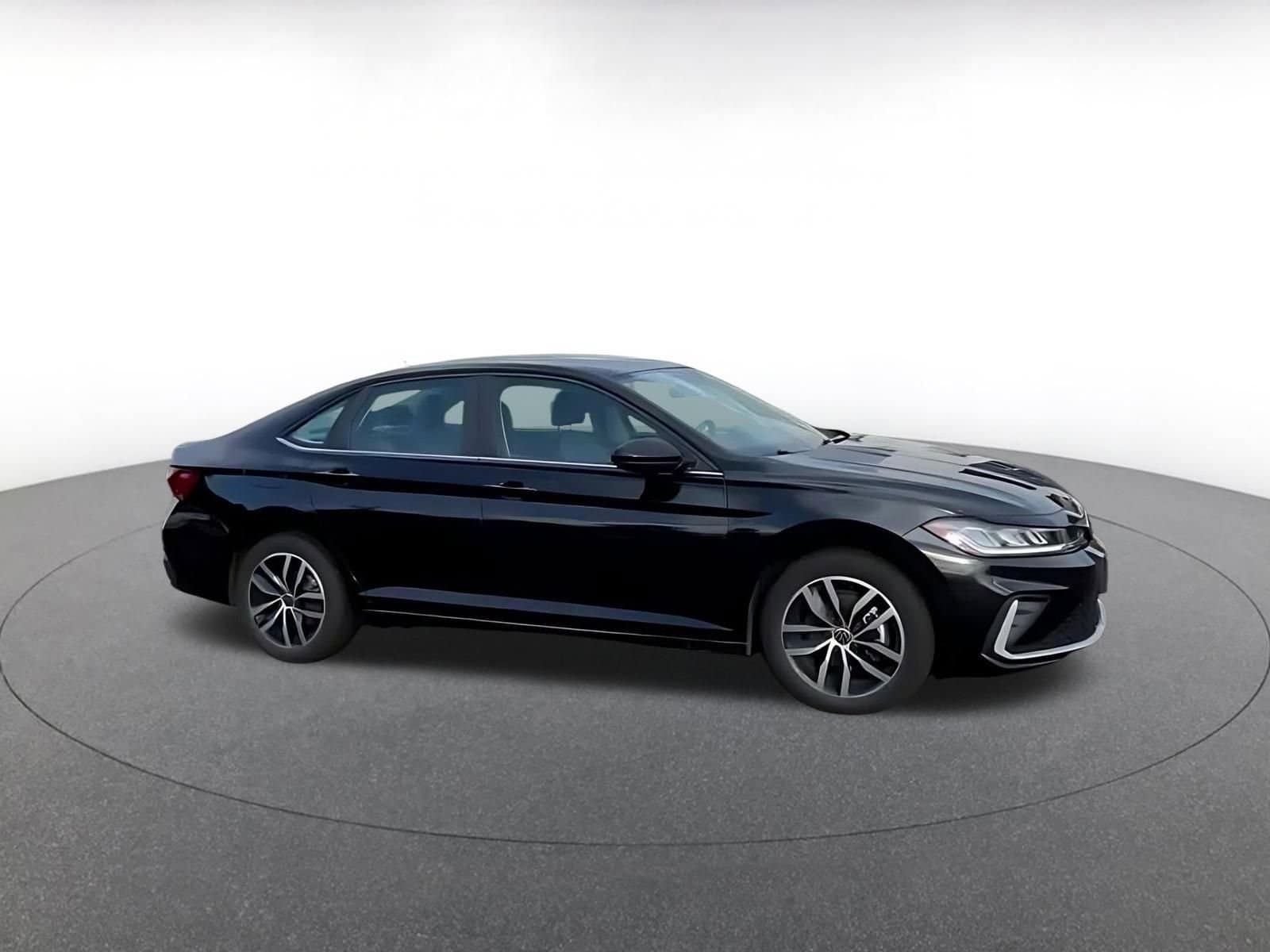 Thumbnail: 2025 Volkswagen Jetta - 2