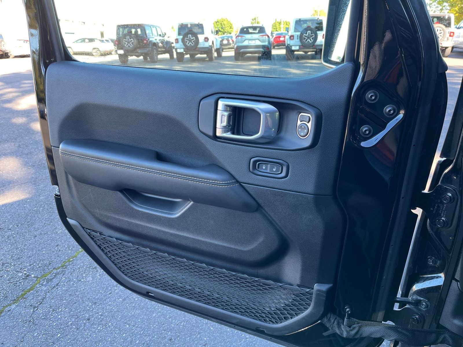 Thumbnail: 2025 Jeep Wrangler - 20