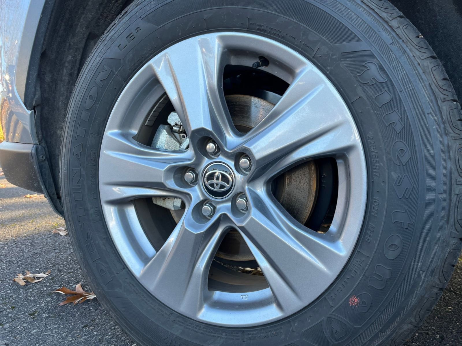 Thumbnail: 2025 Toyota RAV4 - 29