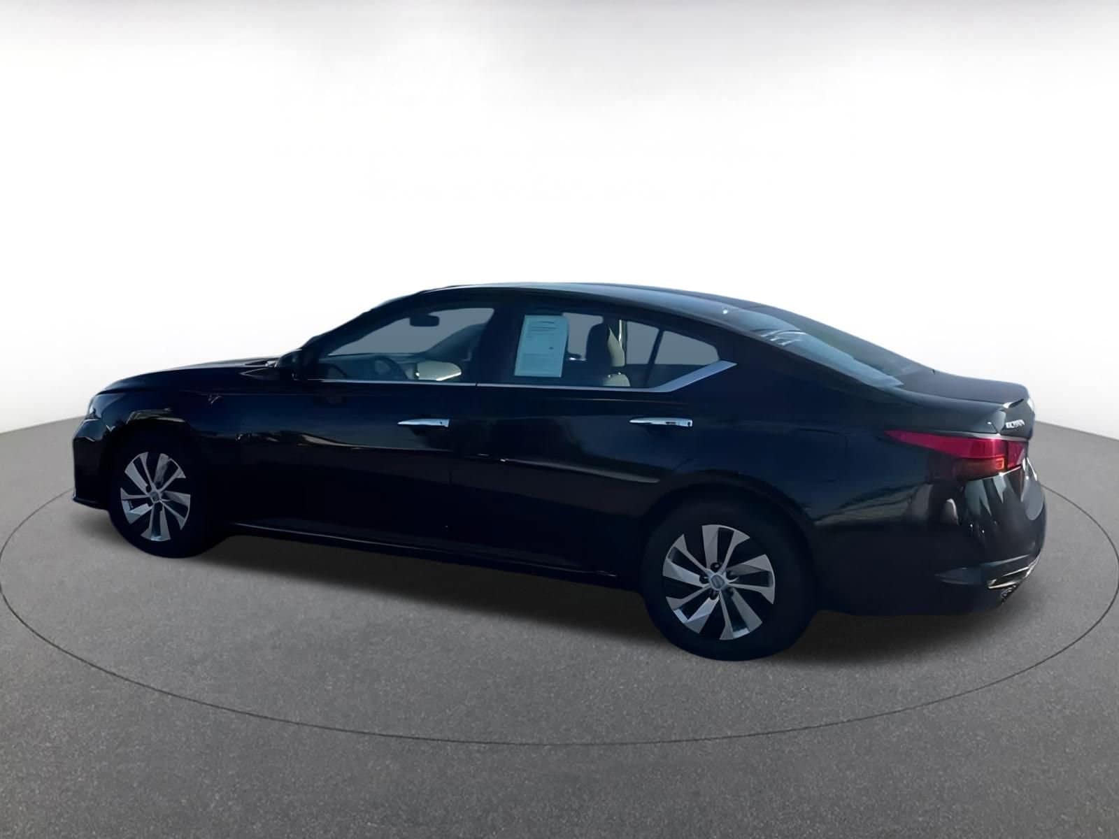 Thumbnail: 2023 Nissan Altima - 11
