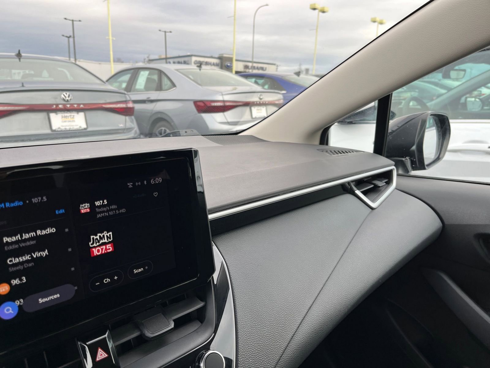 Thumbnail: 2023 Toyota Corolla - 33