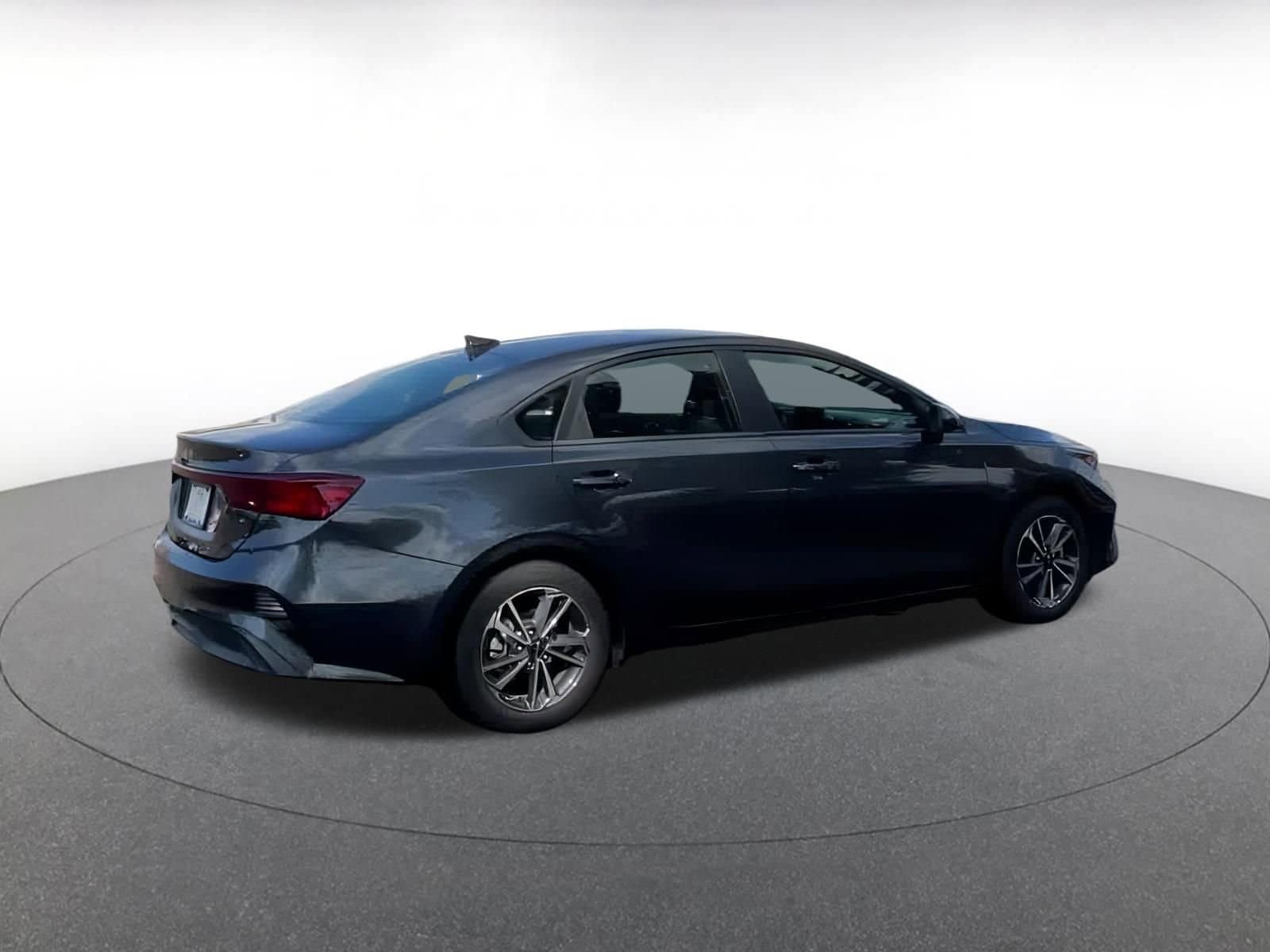 Thumbnail: 2024 Kia Forte - 17