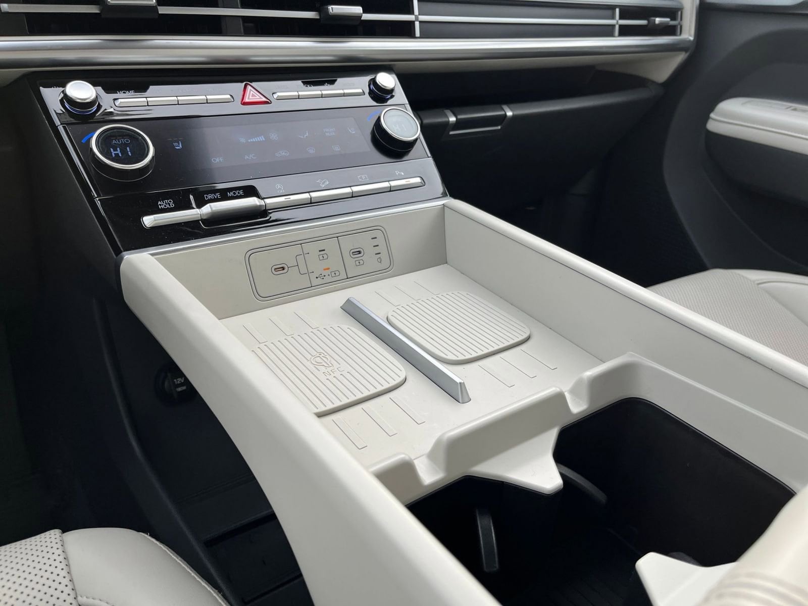 Thumbnail: 2025 Hyundai Santa Fe - 32